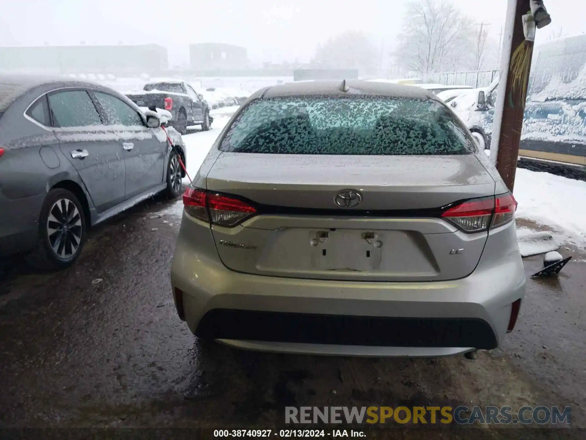 16 Photograph of a damaged car 5YFEPRAE0LP115420 TOYOTA COROLLA 2020