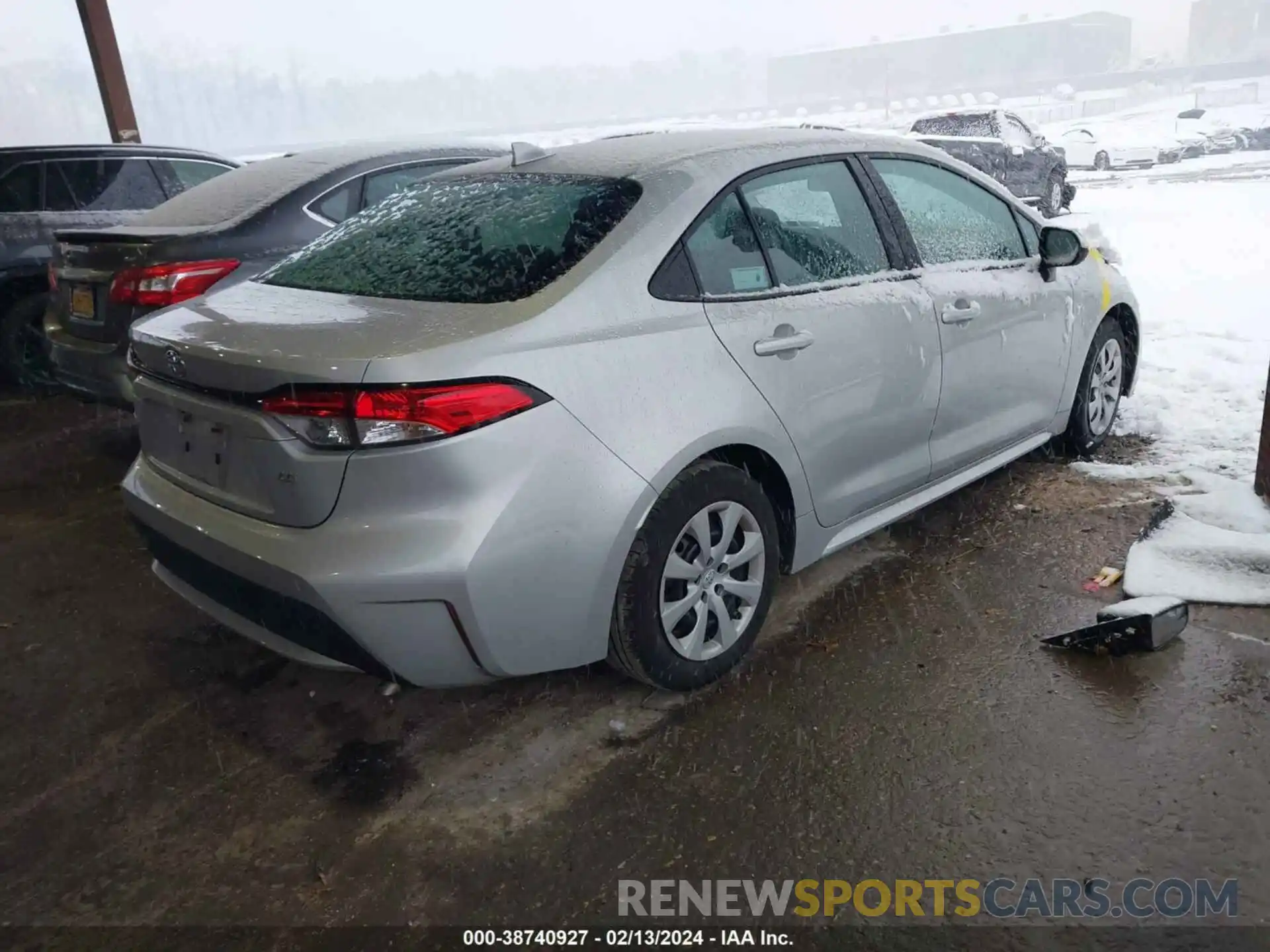 4 Photograph of a damaged car 5YFEPRAE0LP115420 TOYOTA COROLLA 2020