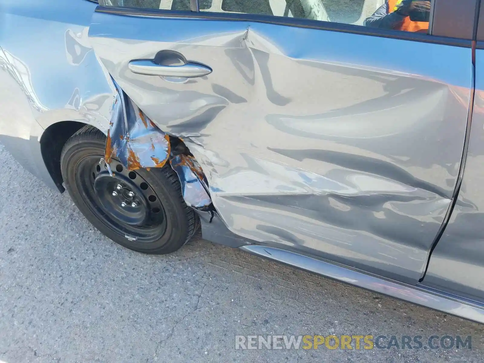 9 Photograph of a damaged car 5YFEPRAE0LP116986 TOYOTA COROLLA 2020
