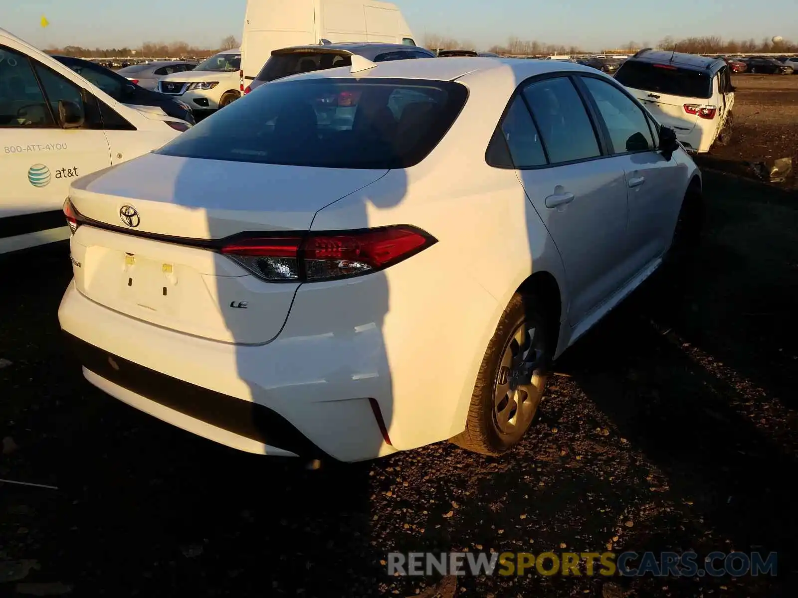 4 Photograph of a damaged car 5YFEPRAE0LP117068 TOYOTA COROLLA 2020