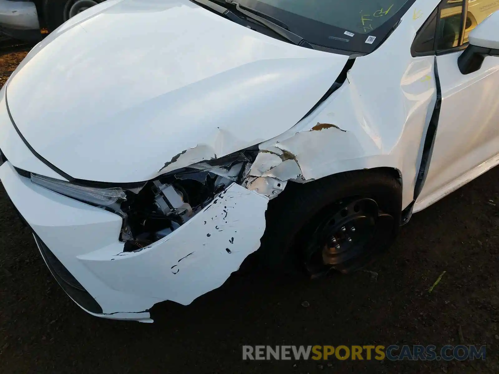 9 Photograph of a damaged car 5YFEPRAE0LP117068 TOYOTA COROLLA 2020