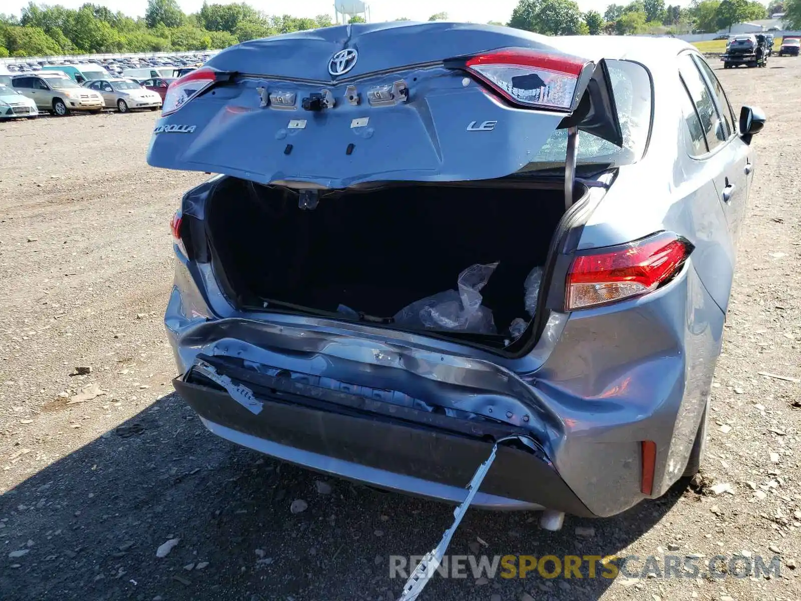 9 Photograph of a damaged car 5YFEPRAE0LP117796 TOYOTA COROLLA 2020