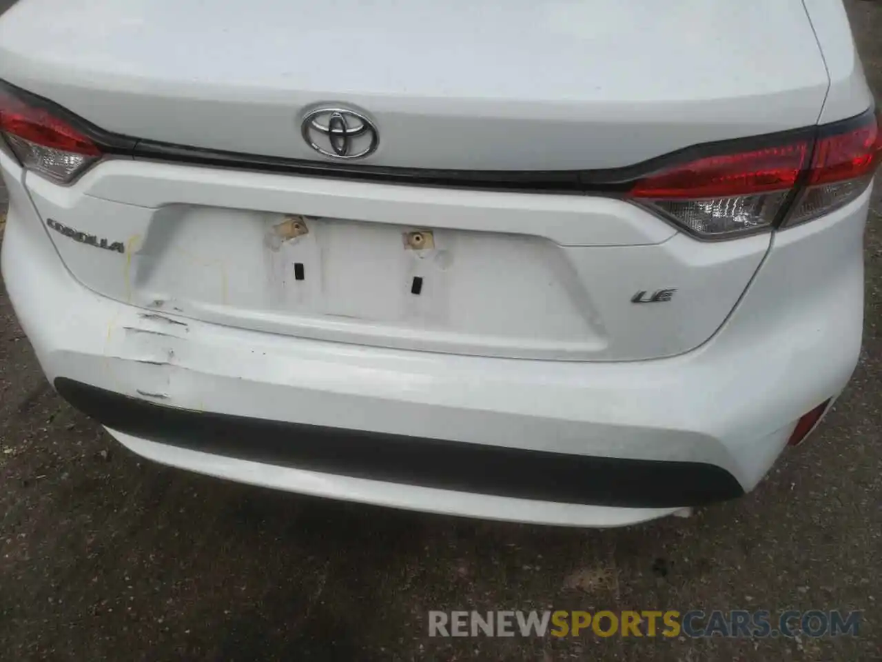 9 Photograph of a damaged car 5YFEPRAE0LP118544 TOYOTA COROLLA 2020