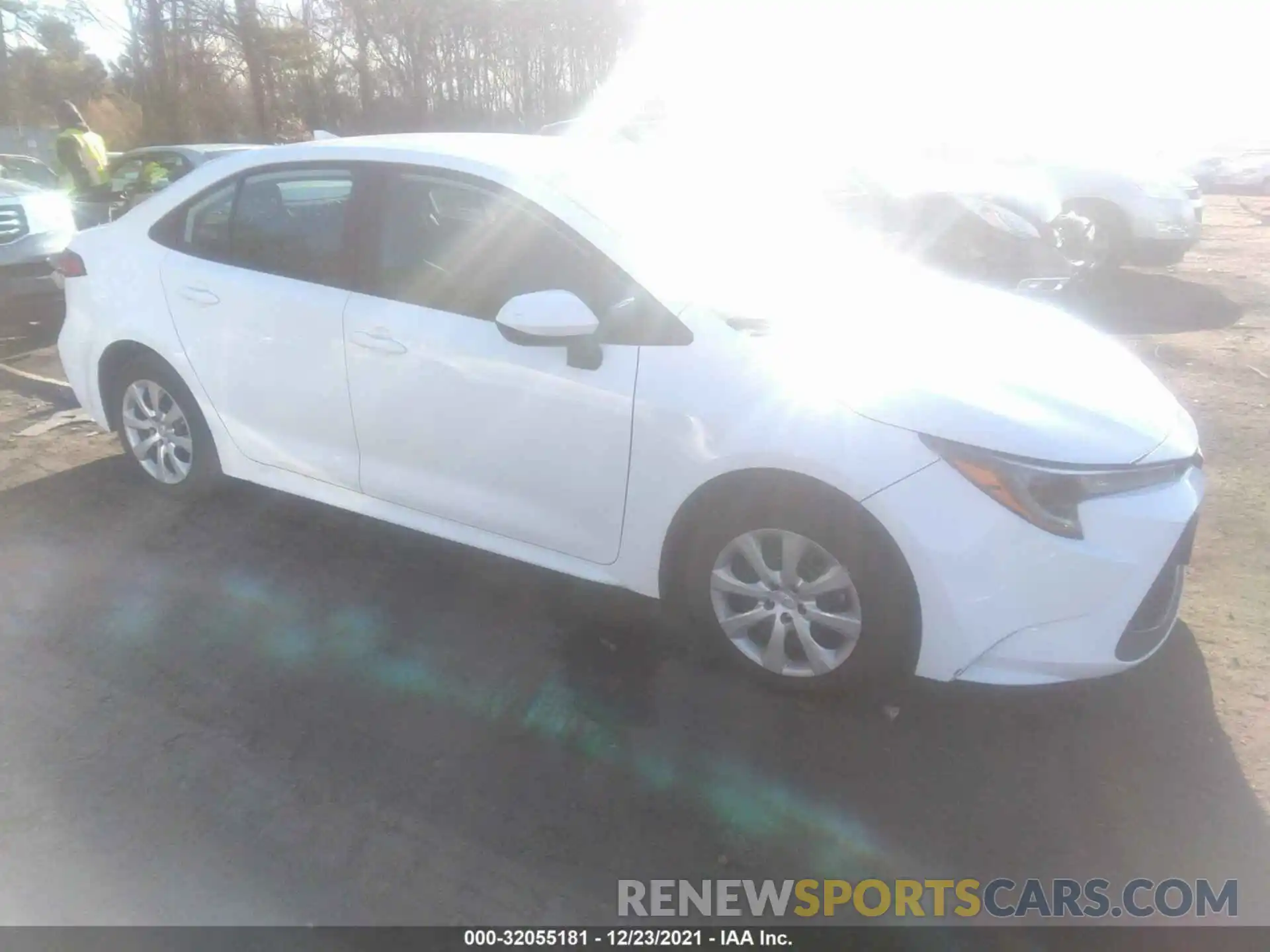 1 Photograph of a damaged car 5YFEPRAE0LP119984 TOYOTA COROLLA 2020