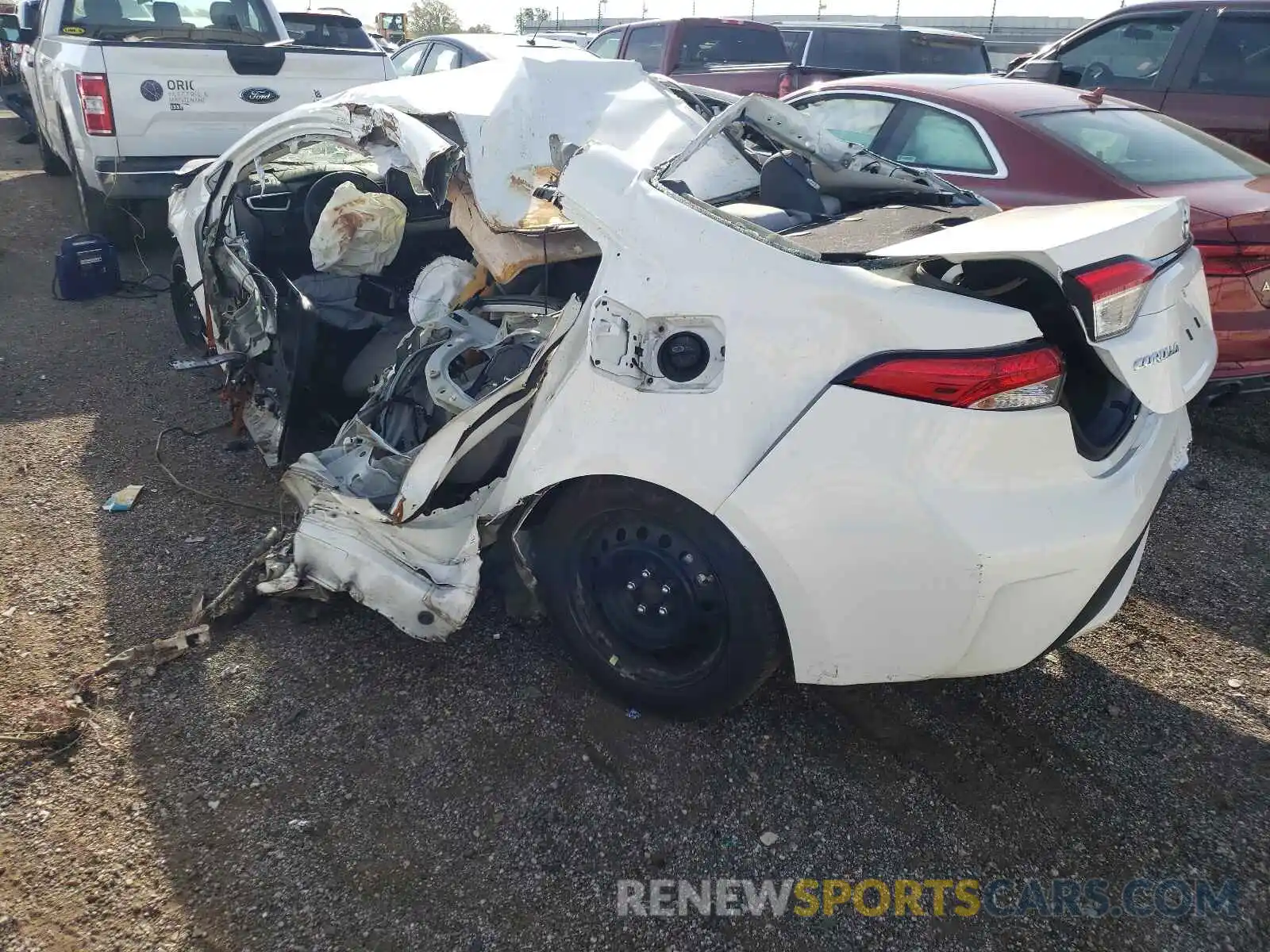 3 Photograph of a damaged car 5YFEPRAE0LP120228 TOYOTA COROLLA 2020