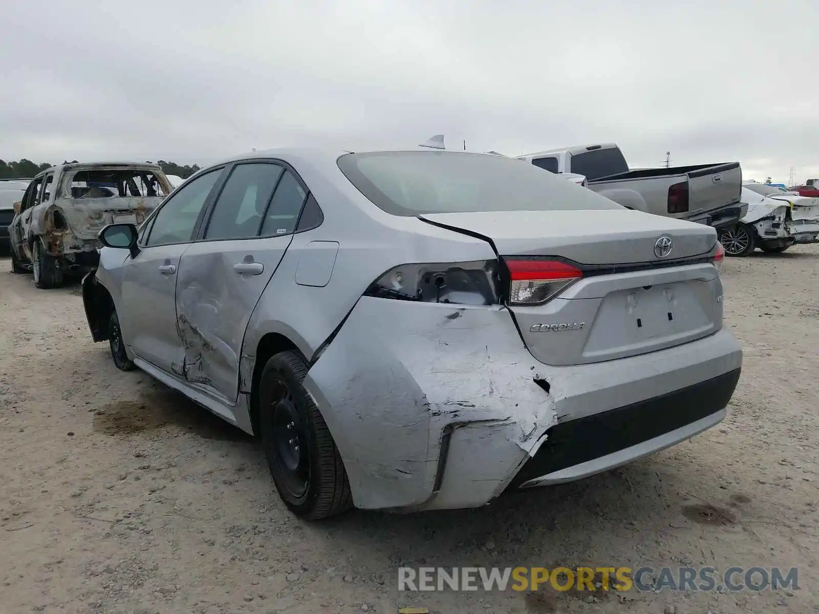 3 Photograph of a damaged car 5YFEPRAE0LP120455 TOYOTA COROLLA 2020