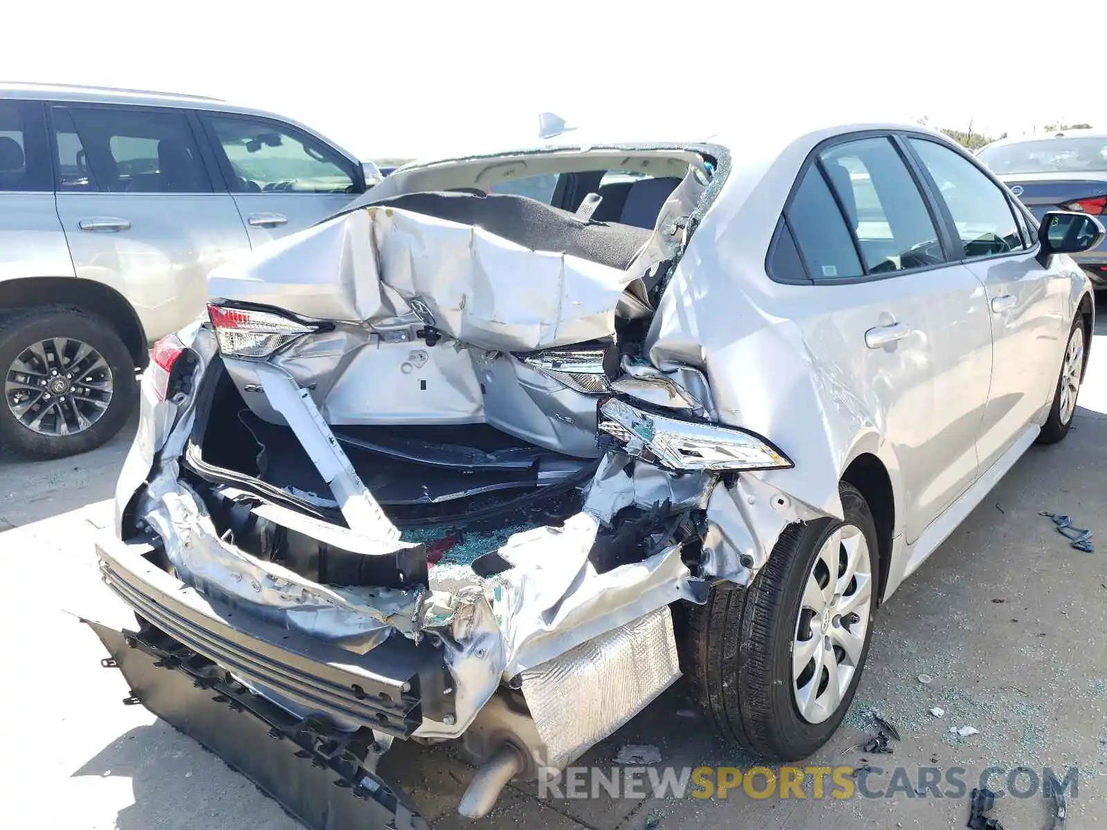 4 Photograph of a damaged car 5YFEPRAE0LP120939 TOYOTA COROLLA 2020