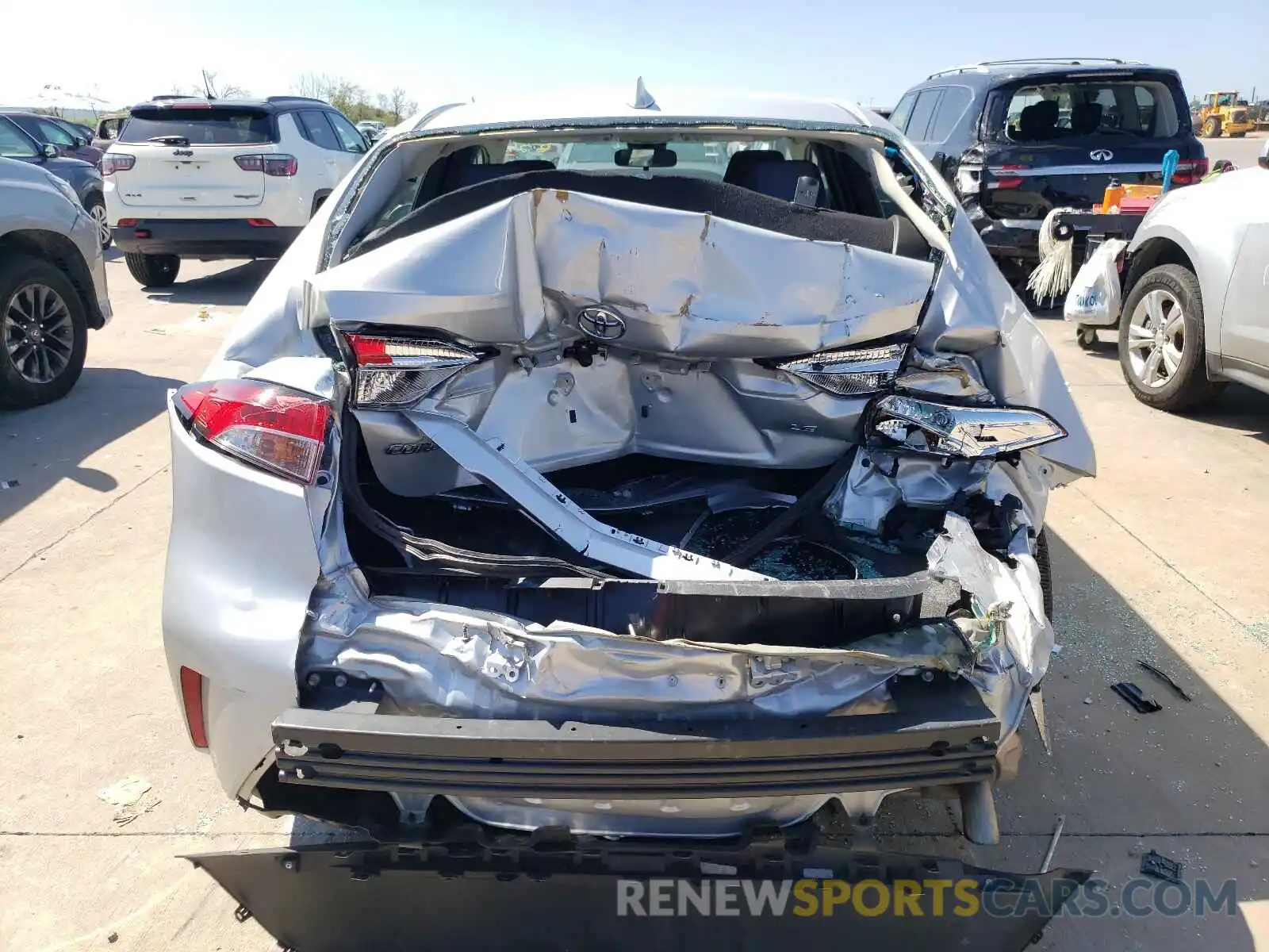 9 Photograph of a damaged car 5YFEPRAE0LP120939 TOYOTA COROLLA 2020