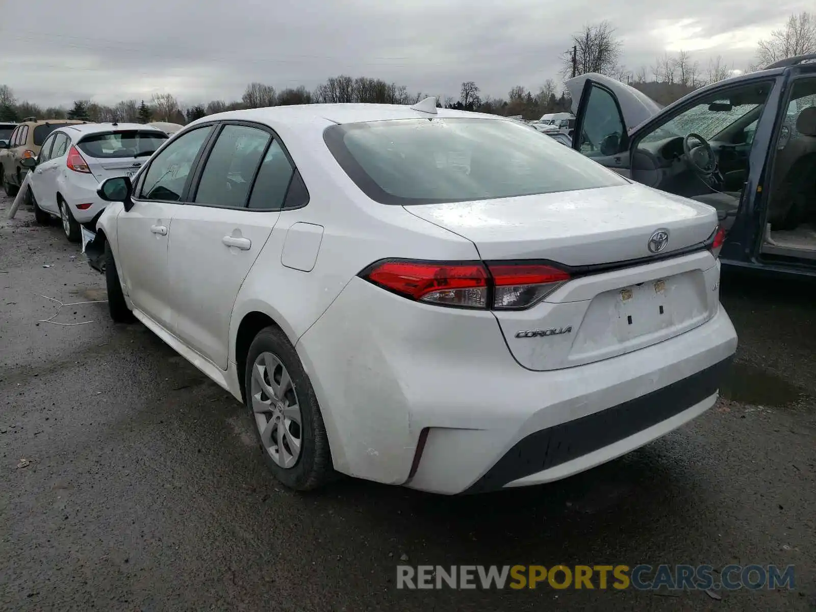 3 Photograph of a damaged car 5YFEPRAE0LP121220 TOYOTA COROLLA 2020