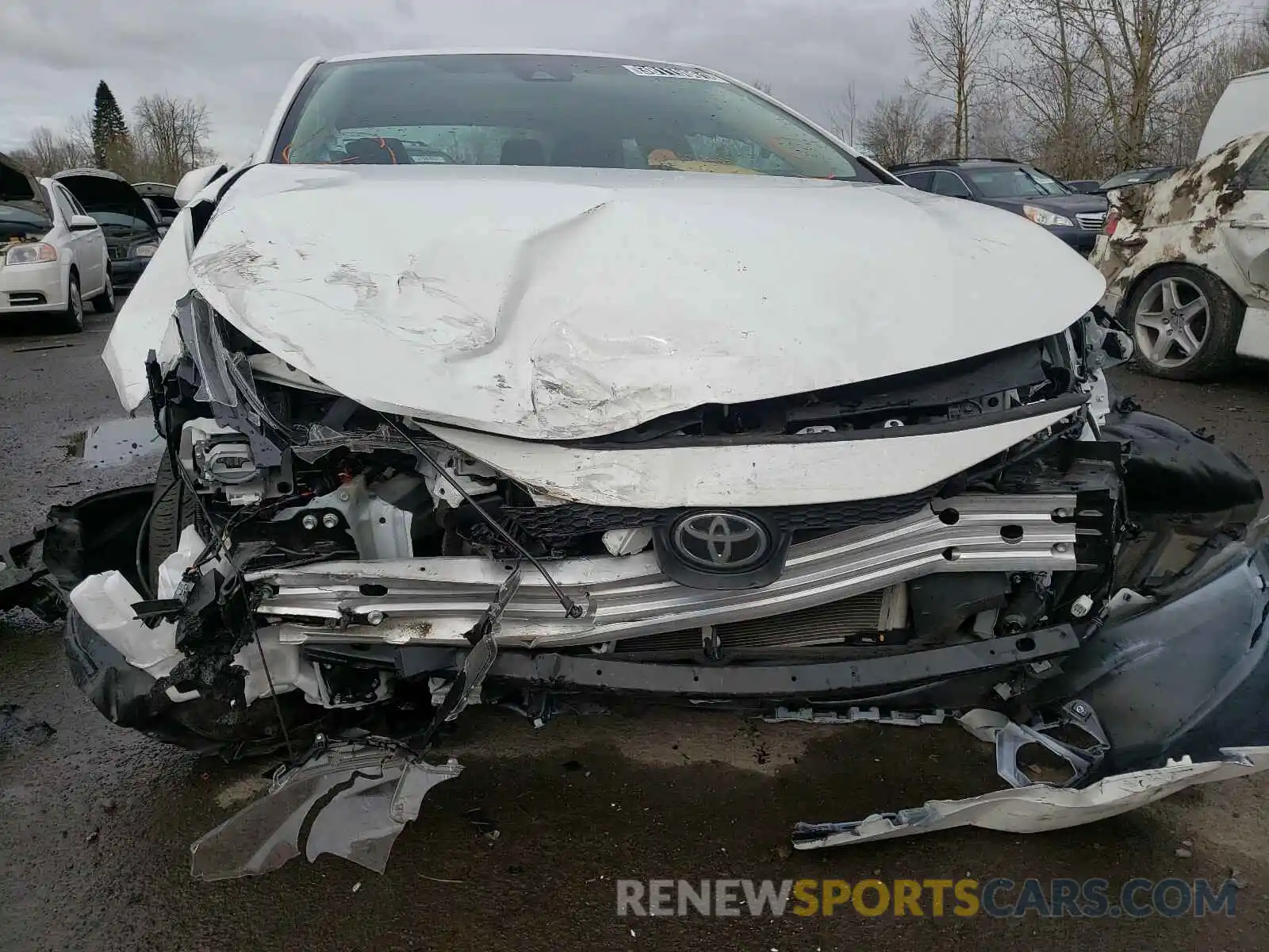 9 Photograph of a damaged car 5YFEPRAE0LP121220 TOYOTA COROLLA 2020