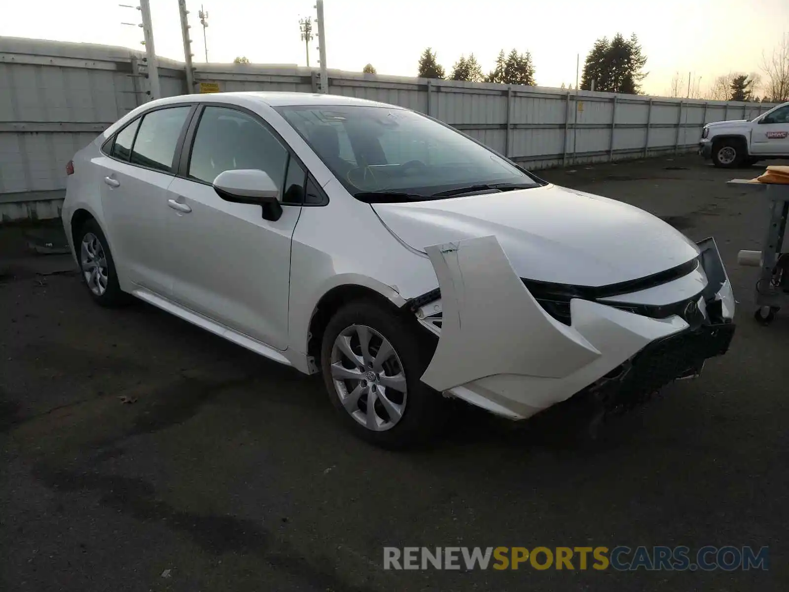 1 Photograph of a damaged car 5YFEPRAE0LP124120 TOYOTA COROLLA 2020