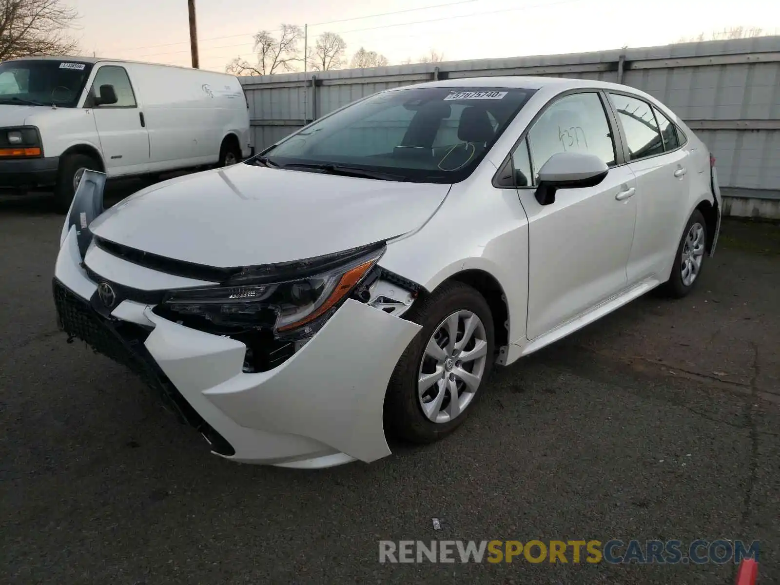 2 Photograph of a damaged car 5YFEPRAE0LP124120 TOYOTA COROLLA 2020