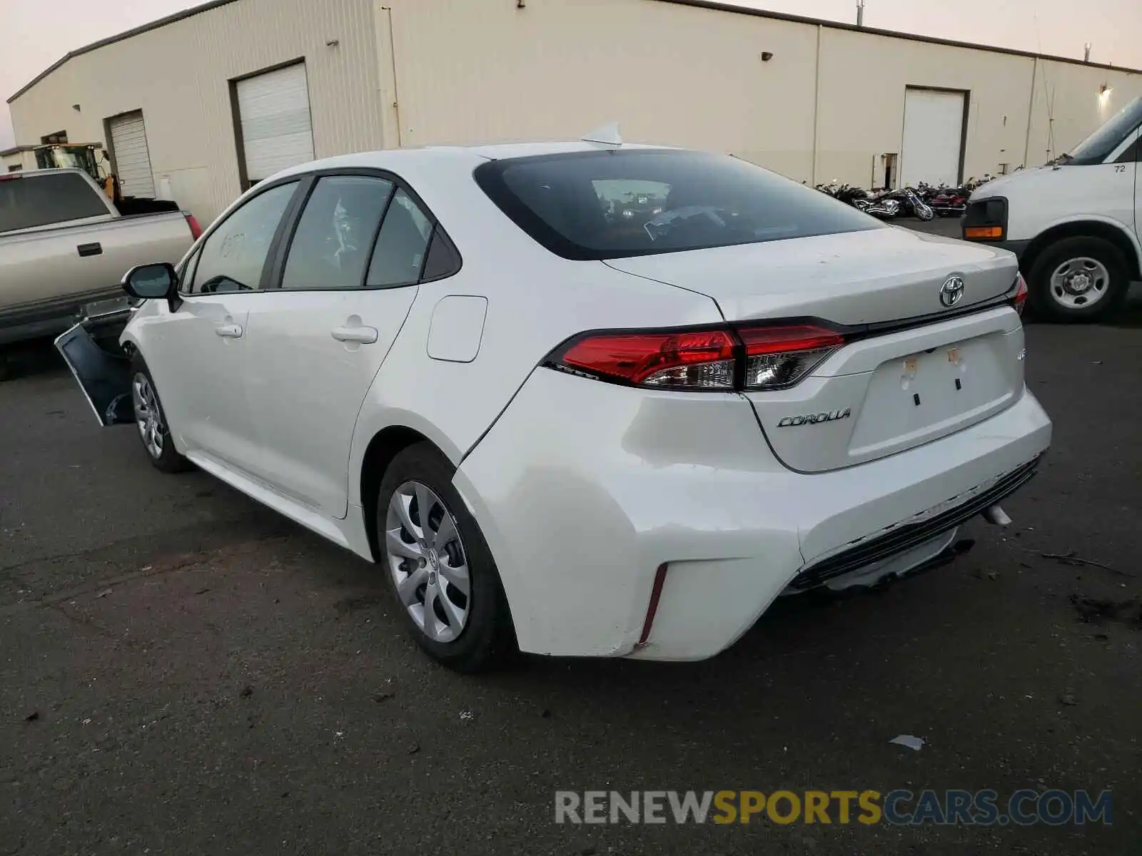 3 Photograph of a damaged car 5YFEPRAE0LP124120 TOYOTA COROLLA 2020