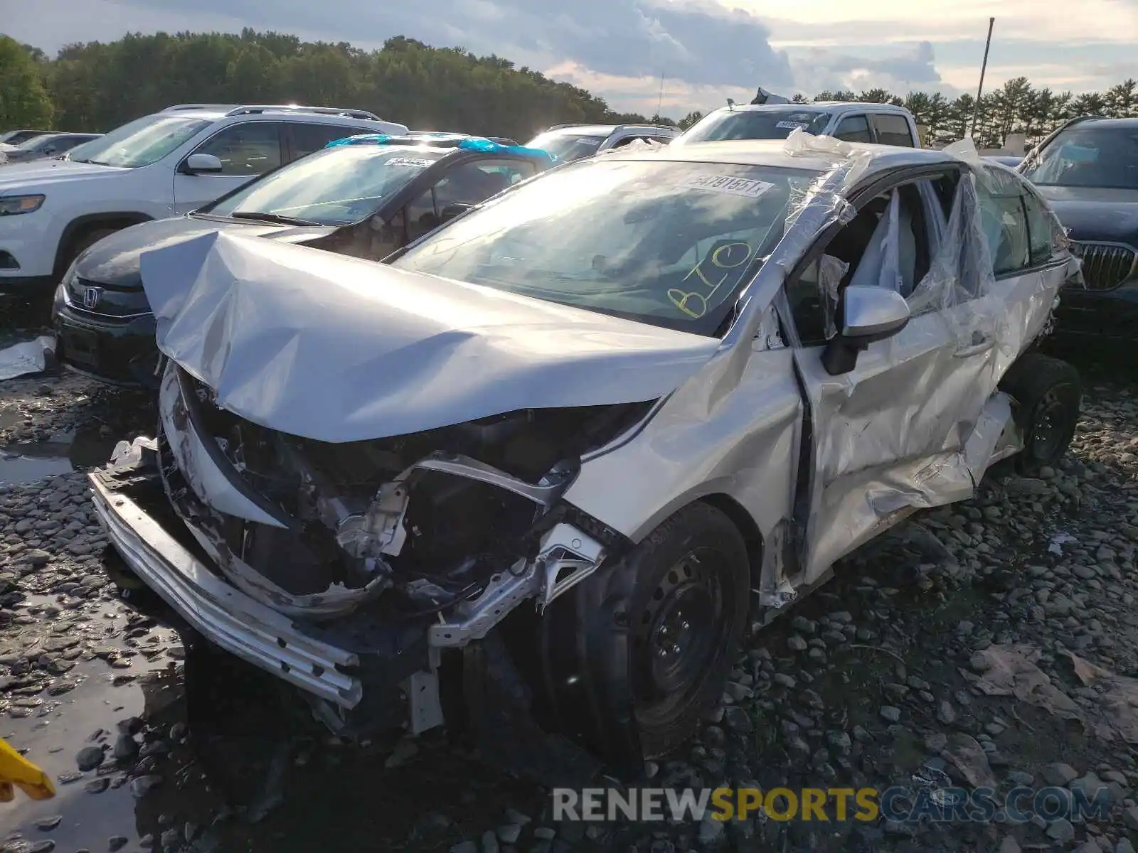 2 Photograph of a damaged car 5YFEPRAE0LP124554 TOYOTA COROLLA 2020