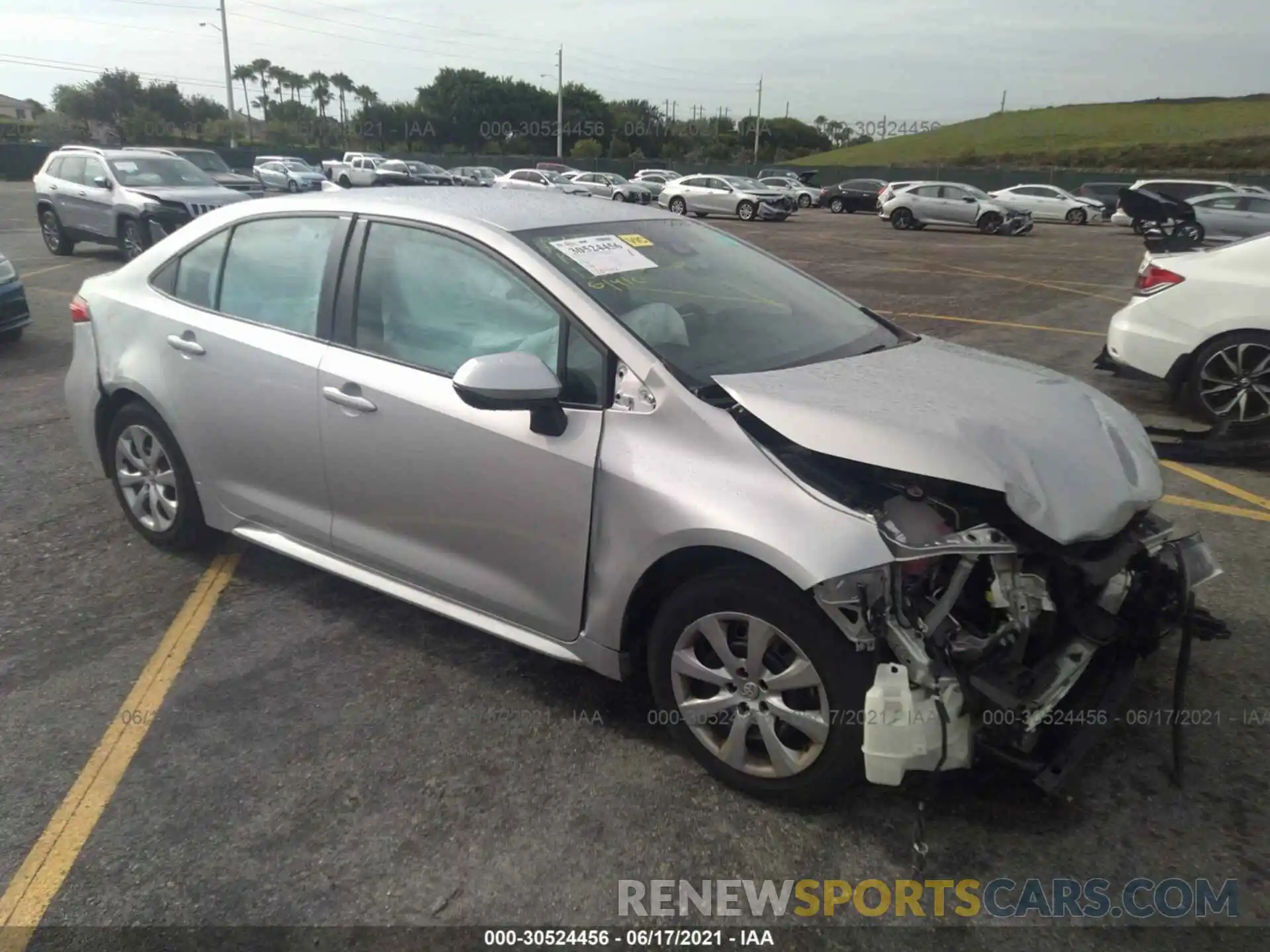 1 Photograph of a damaged car 5YFEPRAE0LP126613 TOYOTA COROLLA 2020