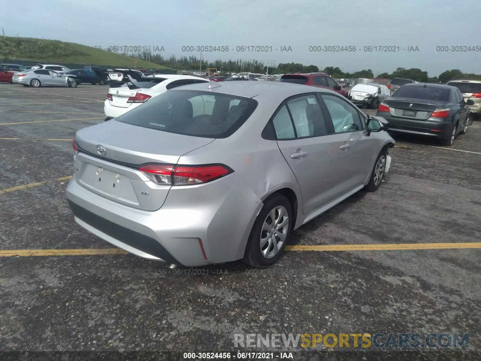 4 Photograph of a damaged car 5YFEPRAE0LP126613 TOYOTA COROLLA 2020