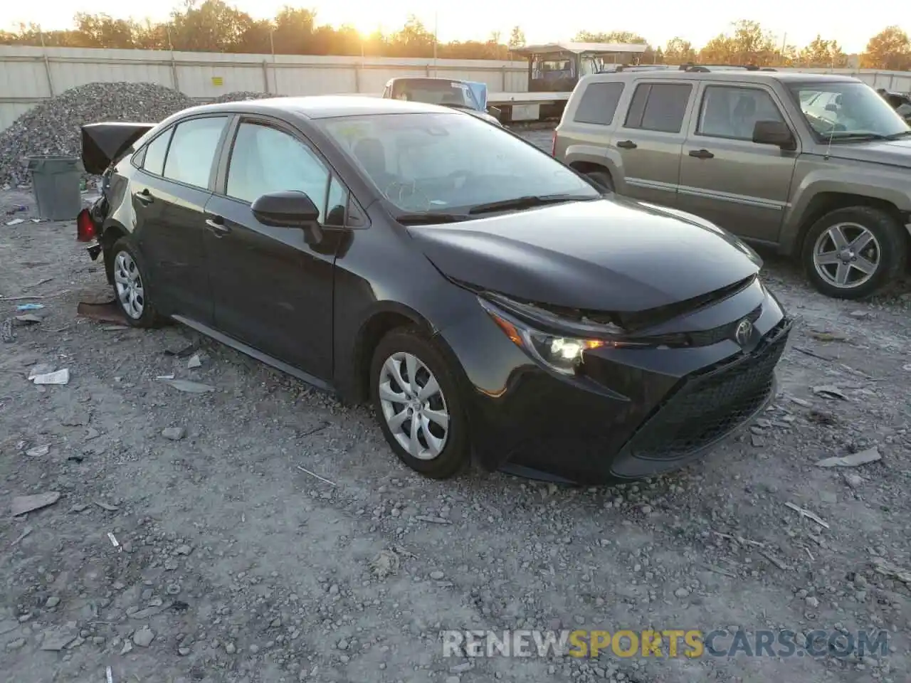 1 Photograph of a damaged car 5YFEPRAE0LP129866 TOYOTA COROLLA 2020