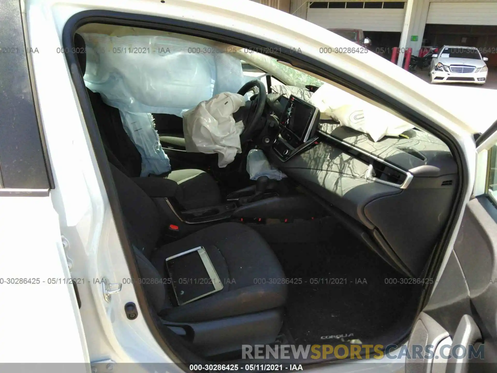 5 Photograph of a damaged car 5YFEPRAE0LP130645 TOYOTA COROLLA 2020