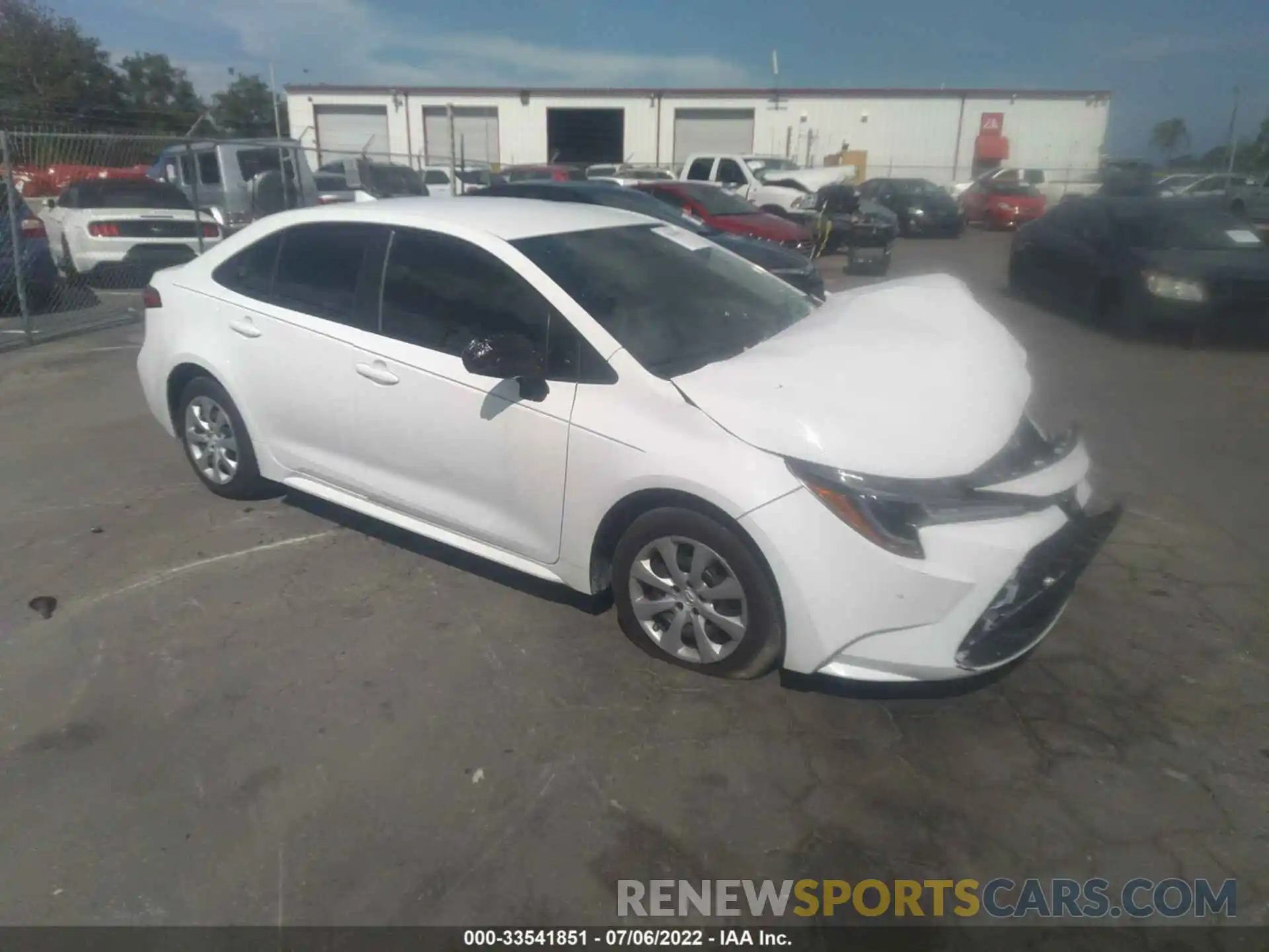 1 Photograph of a damaged car 5YFEPRAE0LP131584 TOYOTA COROLLA 2020