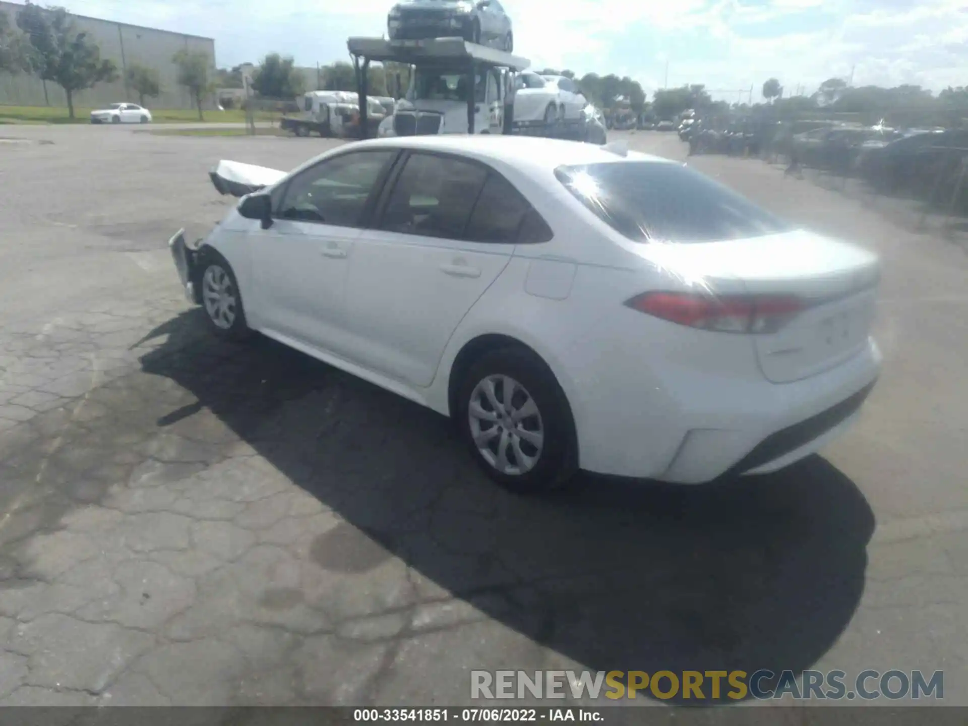 3 Photograph of a damaged car 5YFEPRAE0LP131584 TOYOTA COROLLA 2020