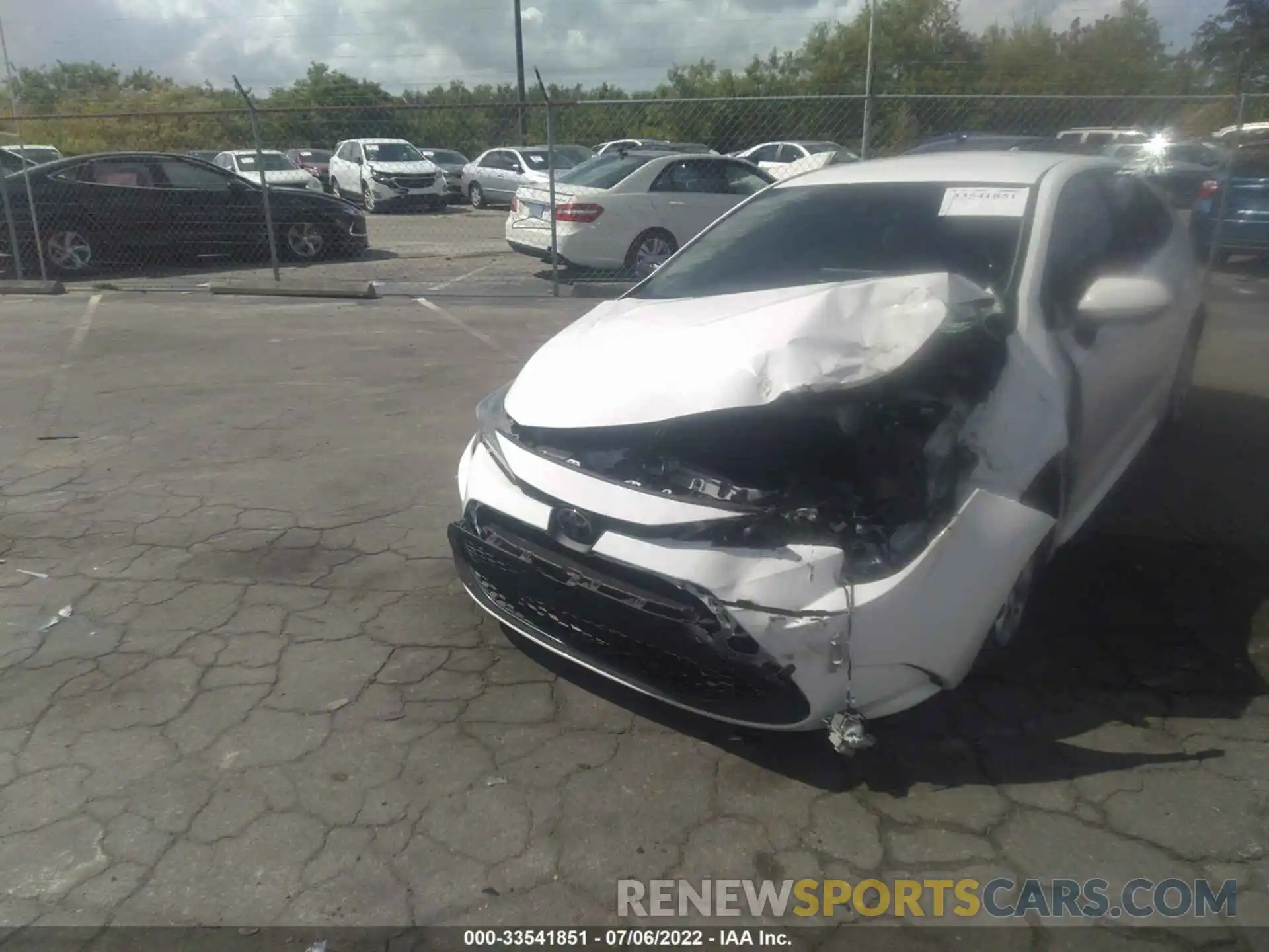 6 Photograph of a damaged car 5YFEPRAE0LP131584 TOYOTA COROLLA 2020