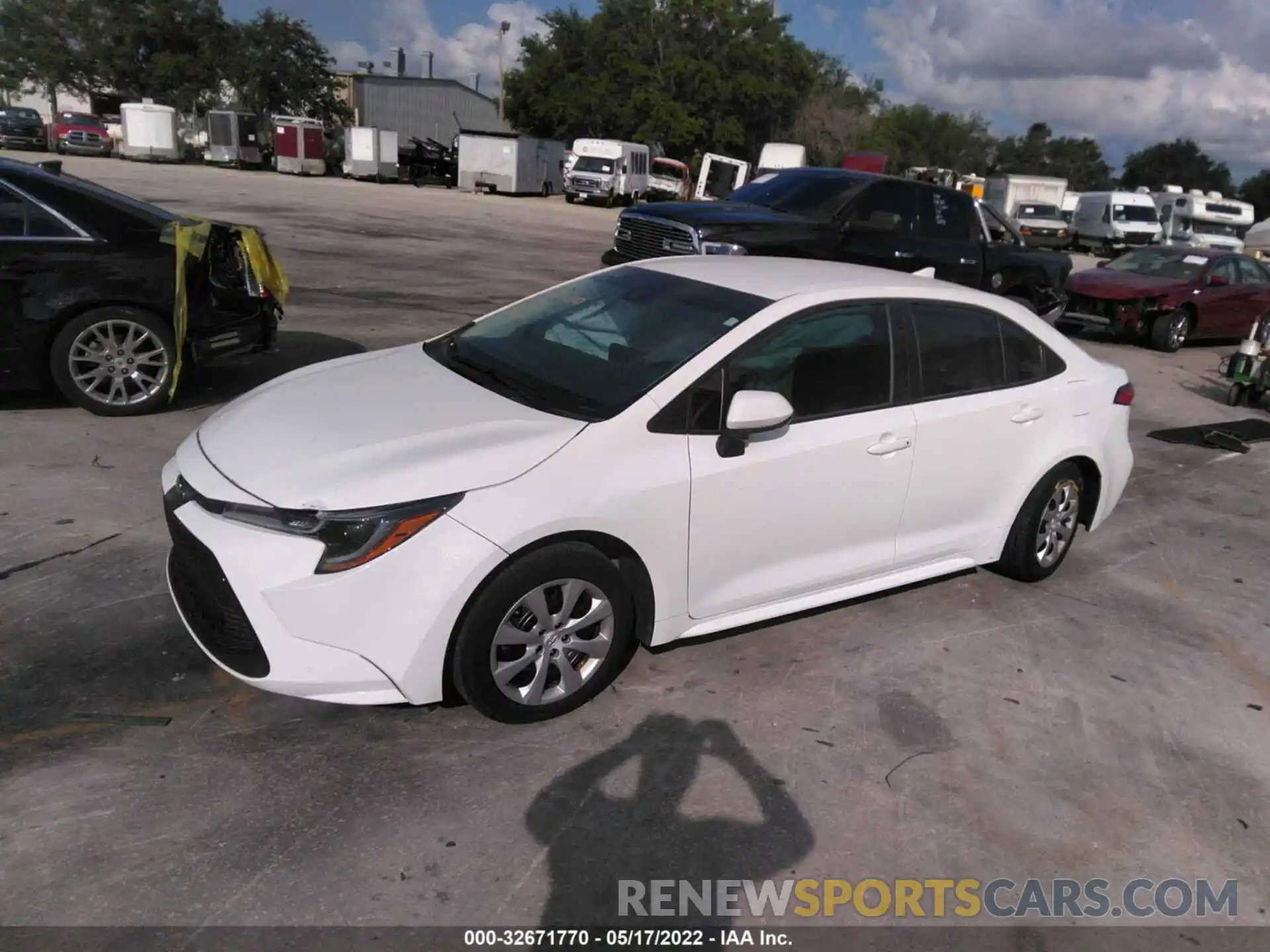 2 Photograph of a damaged car 5YFEPRAE0LP131813 TOYOTA COROLLA 2020