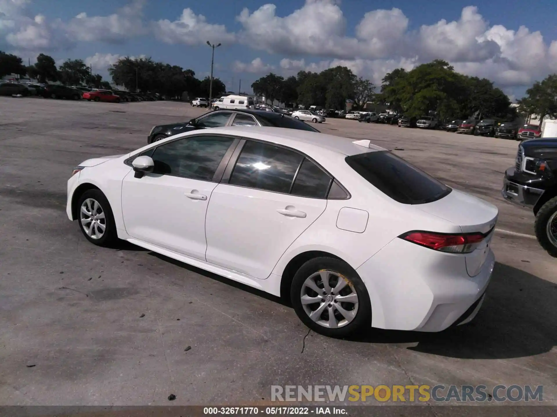 3 Photograph of a damaged car 5YFEPRAE0LP131813 TOYOTA COROLLA 2020