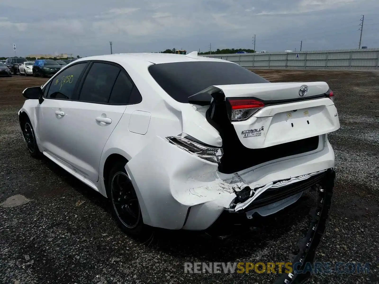 3 Photograph of a damaged car 5YFEPRAE0LP132816 TOYOTA COROLLA 2020