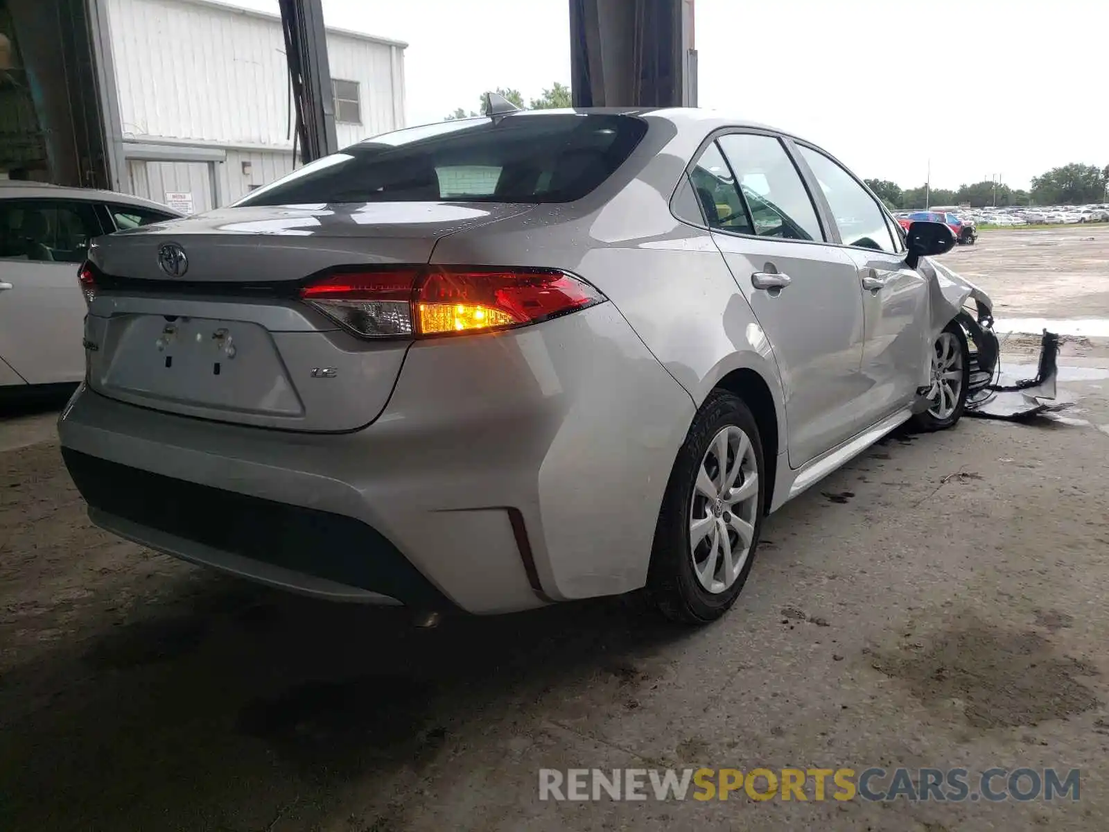 4 Photograph of a damaged car 5YFEPRAE0LP133805 TOYOTA COROLLA 2020