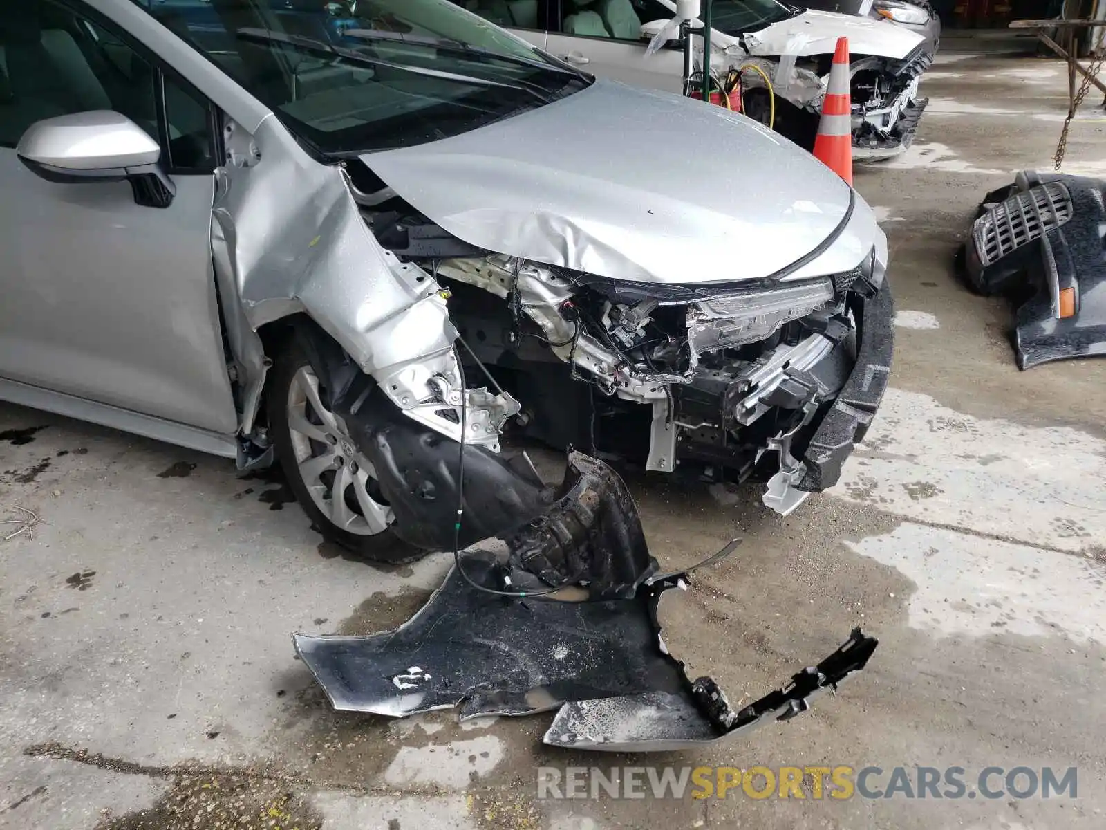 9 Photograph of a damaged car 5YFEPRAE0LP133805 TOYOTA COROLLA 2020