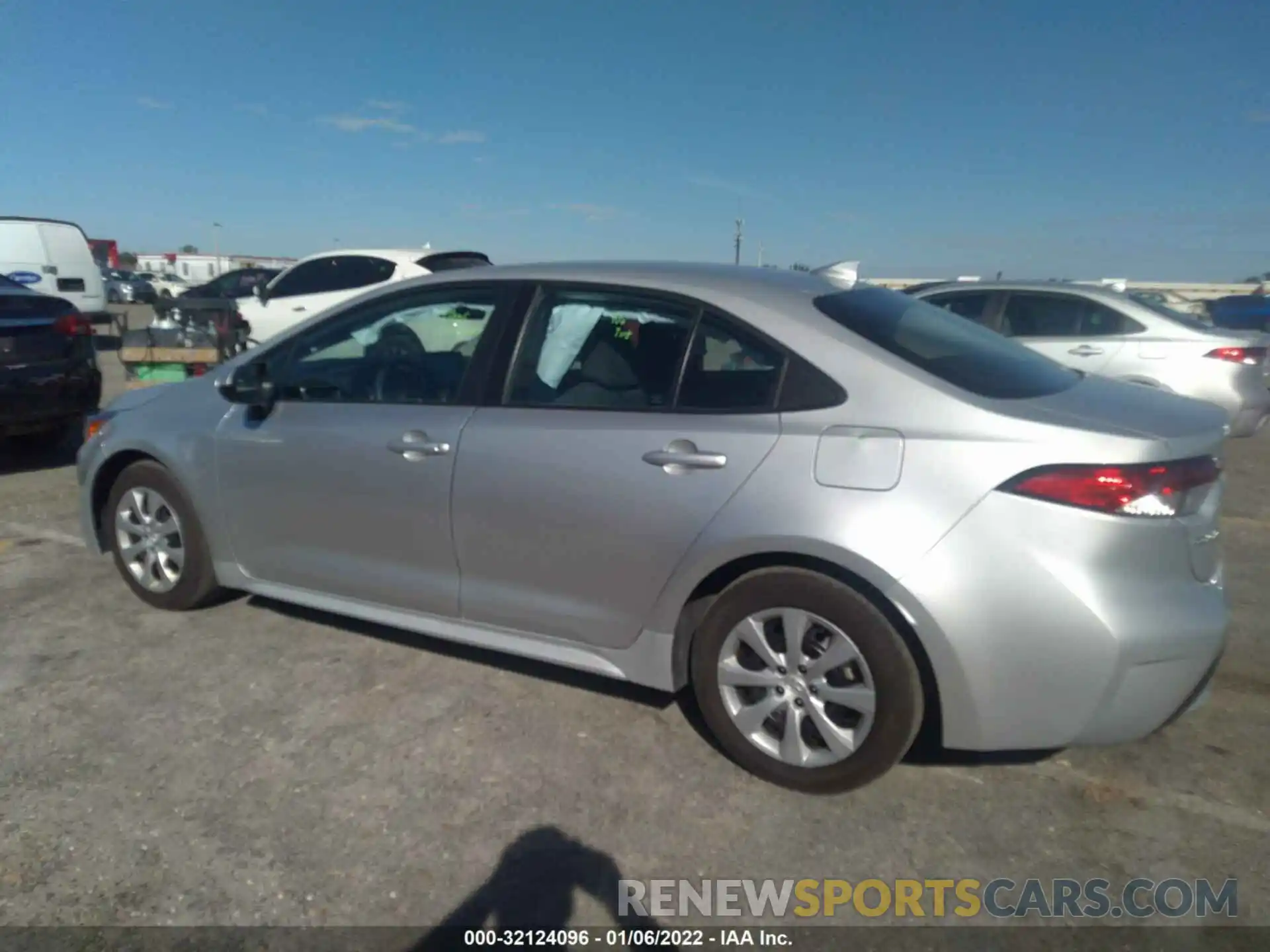 3 Photograph of a damaged car 5YFEPRAE0LP134288 TOYOTA COROLLA 2020