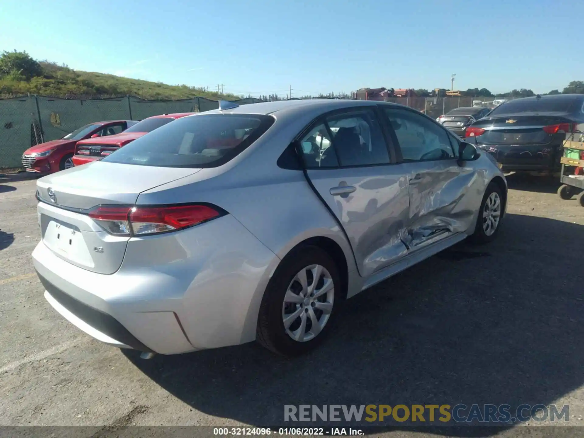 4 Photograph of a damaged car 5YFEPRAE0LP134288 TOYOTA COROLLA 2020