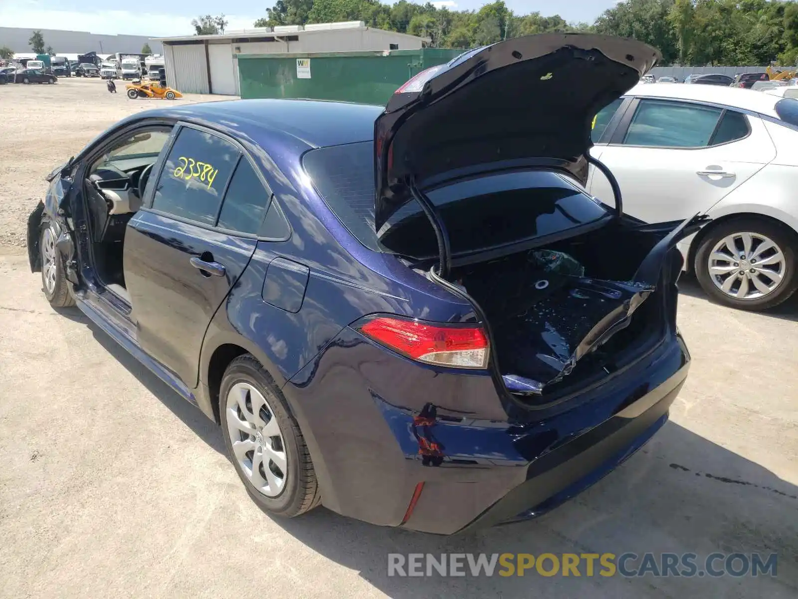 3 Photograph of a damaged car 5YFEPRAE0LP135568 TOYOTA COROLLA 2020