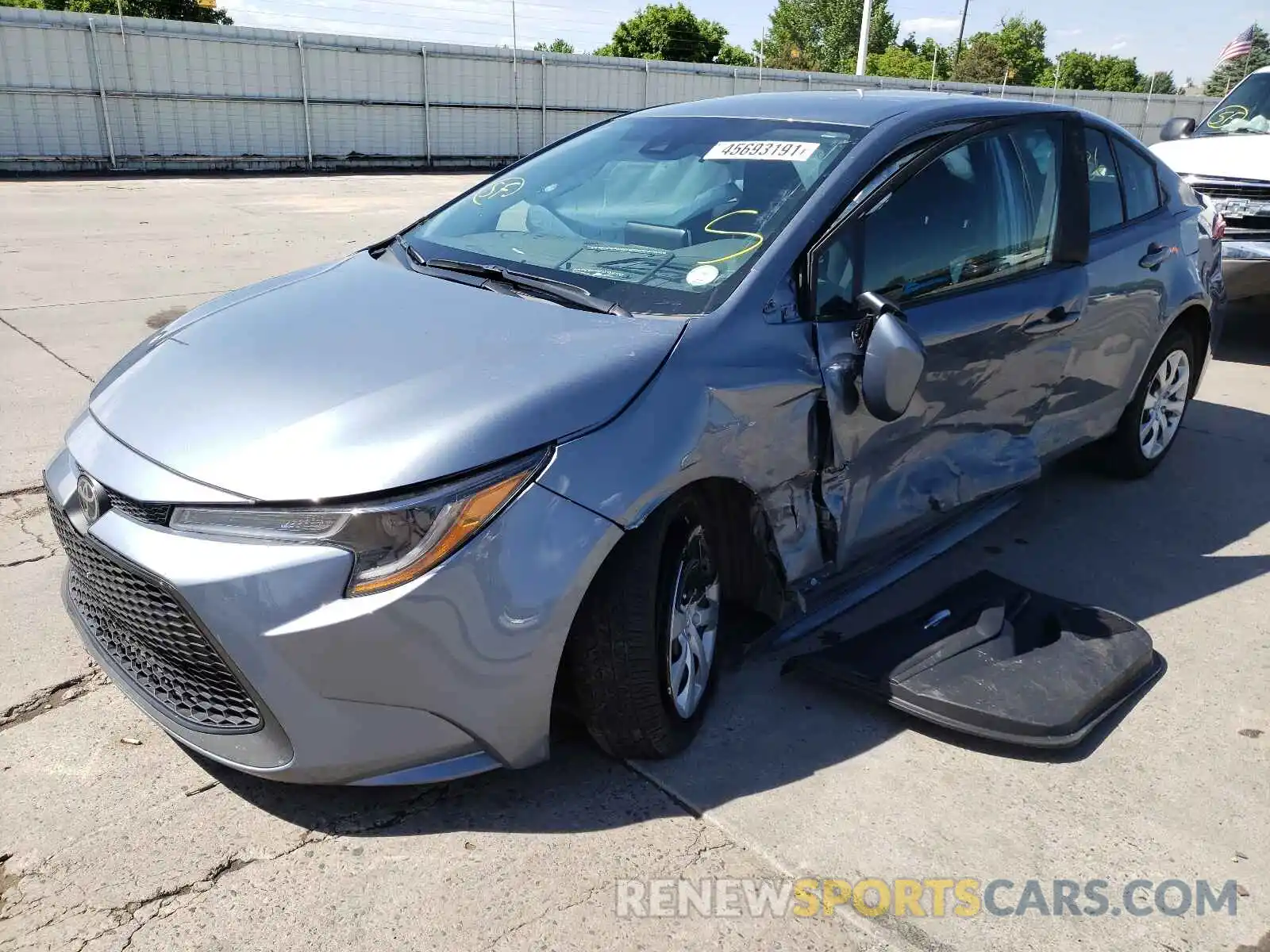 2 Photograph of a damaged car 5YFEPRAE0LP137904 TOYOTA COROLLA 2020