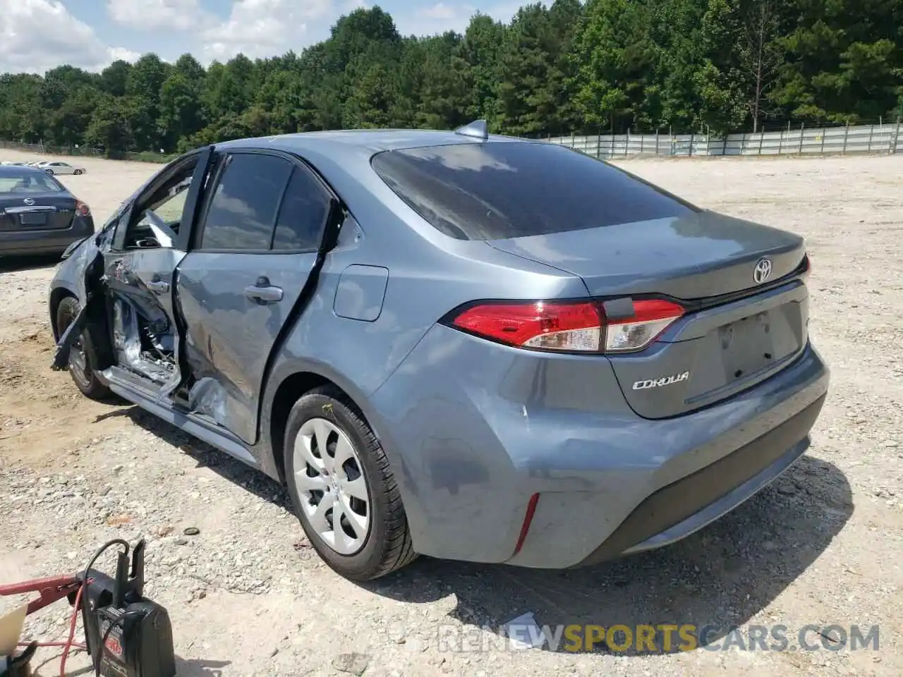 3 Photograph of a damaged car 5YFEPRAE0LP140012 TOYOTA COROLLA 2020