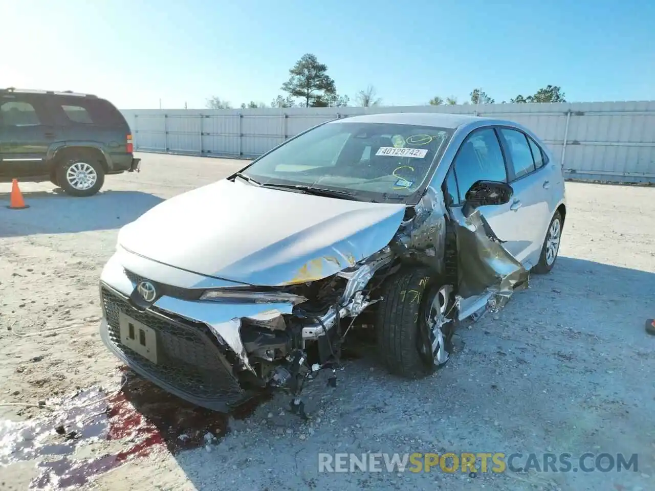 2 Photograph of a damaged car 5YFEPRAE0LP140964 TOYOTA COROLLA 2020