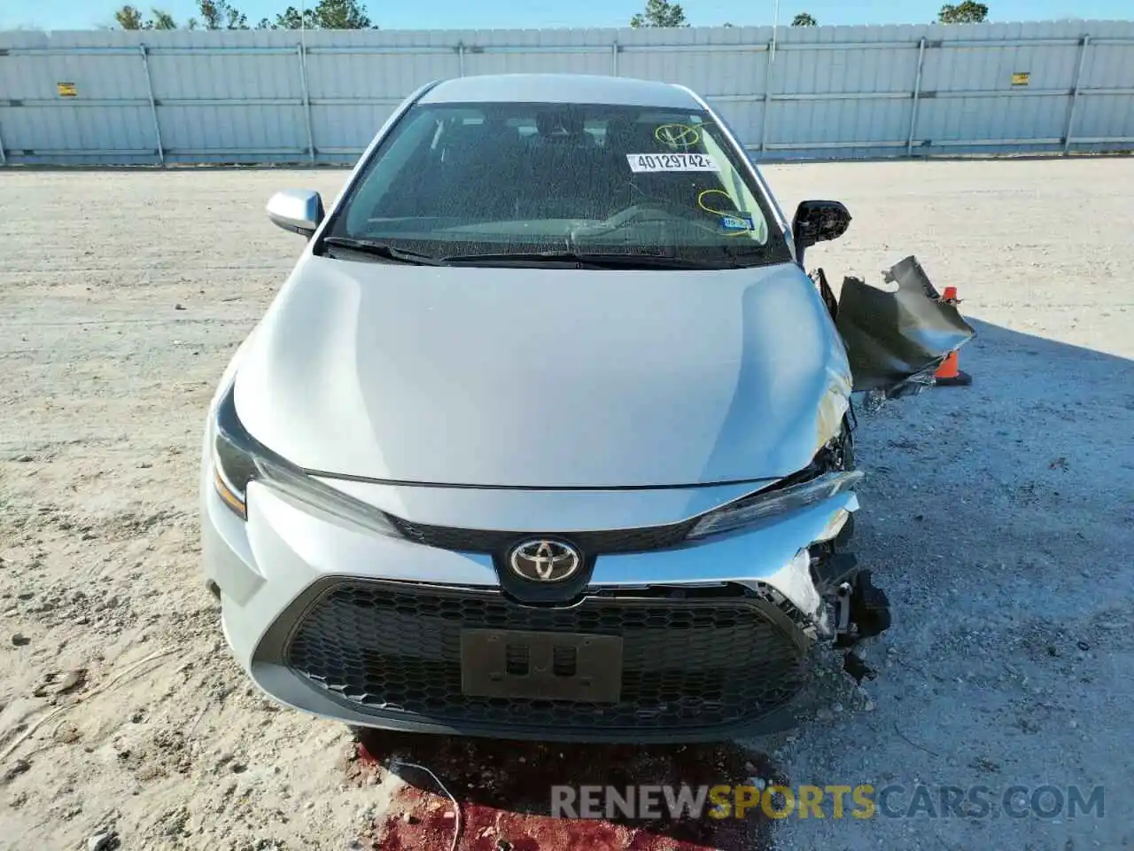 9 Photograph of a damaged car 5YFEPRAE0LP140964 TOYOTA COROLLA 2020