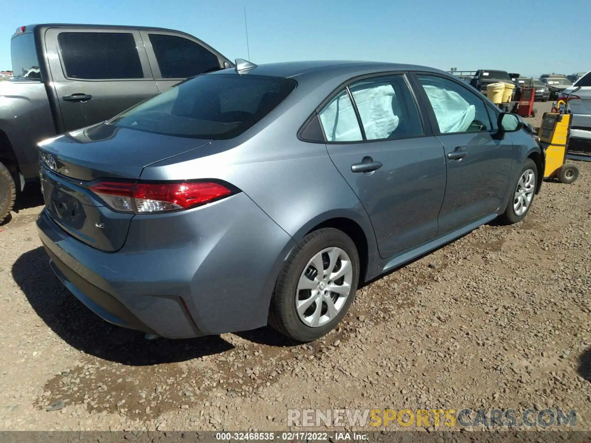 4 Photograph of a damaged car 5YFEPRAE0LP144285 TOYOTA COROLLA 2020