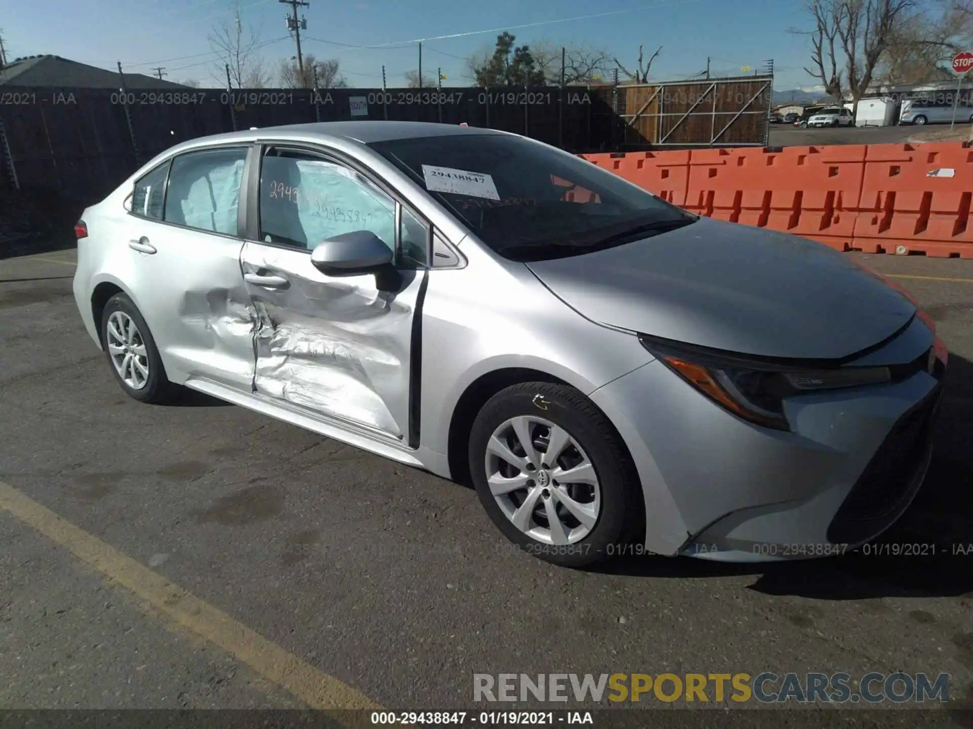 1 Photograph of a damaged car 5YFEPRAE1LP004861 TOYOTA COROLLA 2020