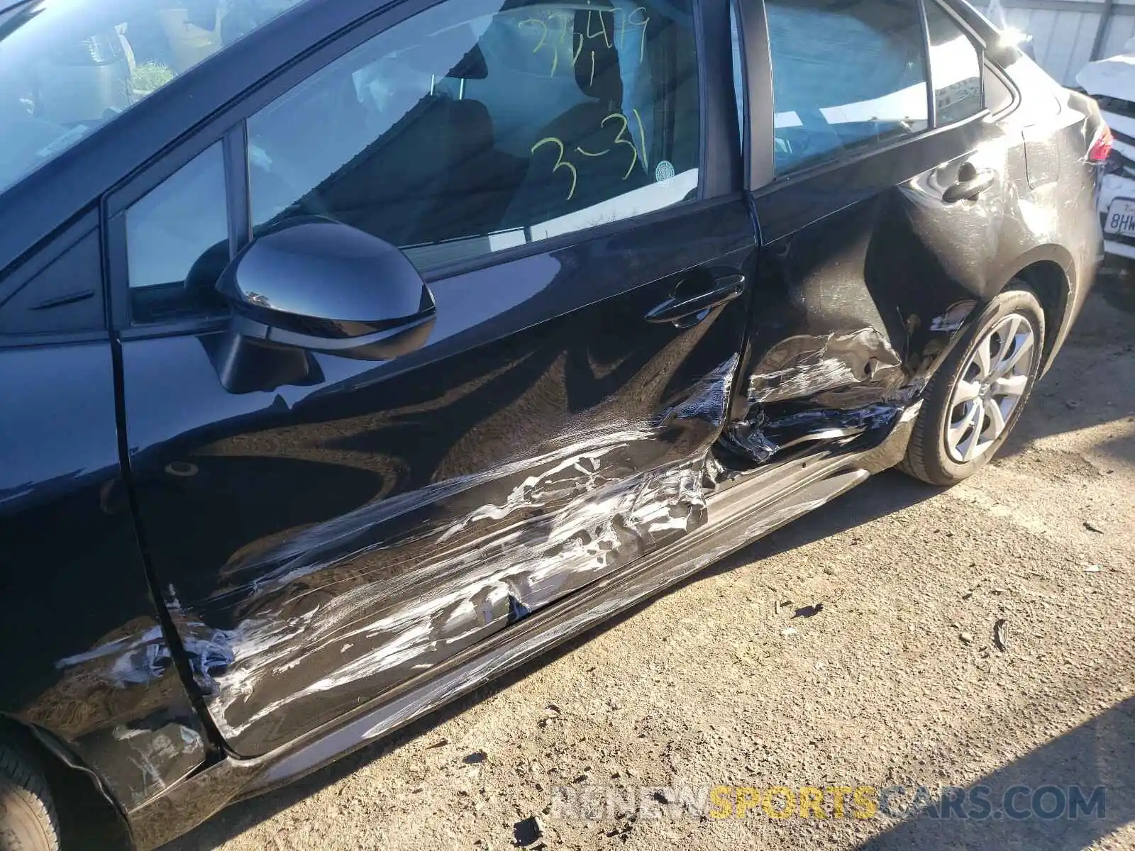 9 Photograph of a damaged car 5YFEPRAE1LP005900 TOYOTA COROLLA 2020