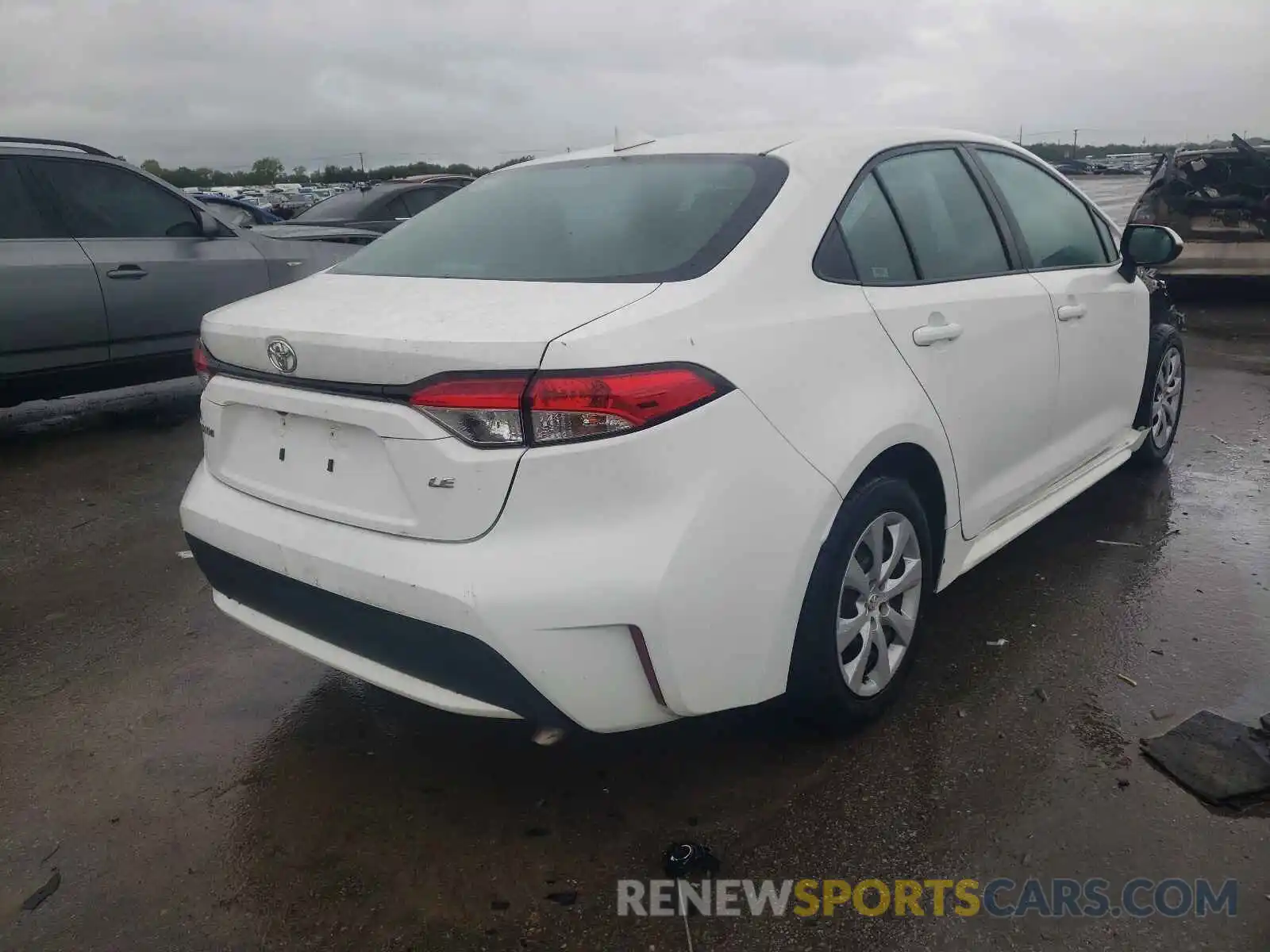 4 Photograph of a damaged car 5YFEPRAE1LP006111 TOYOTA COROLLA 2020