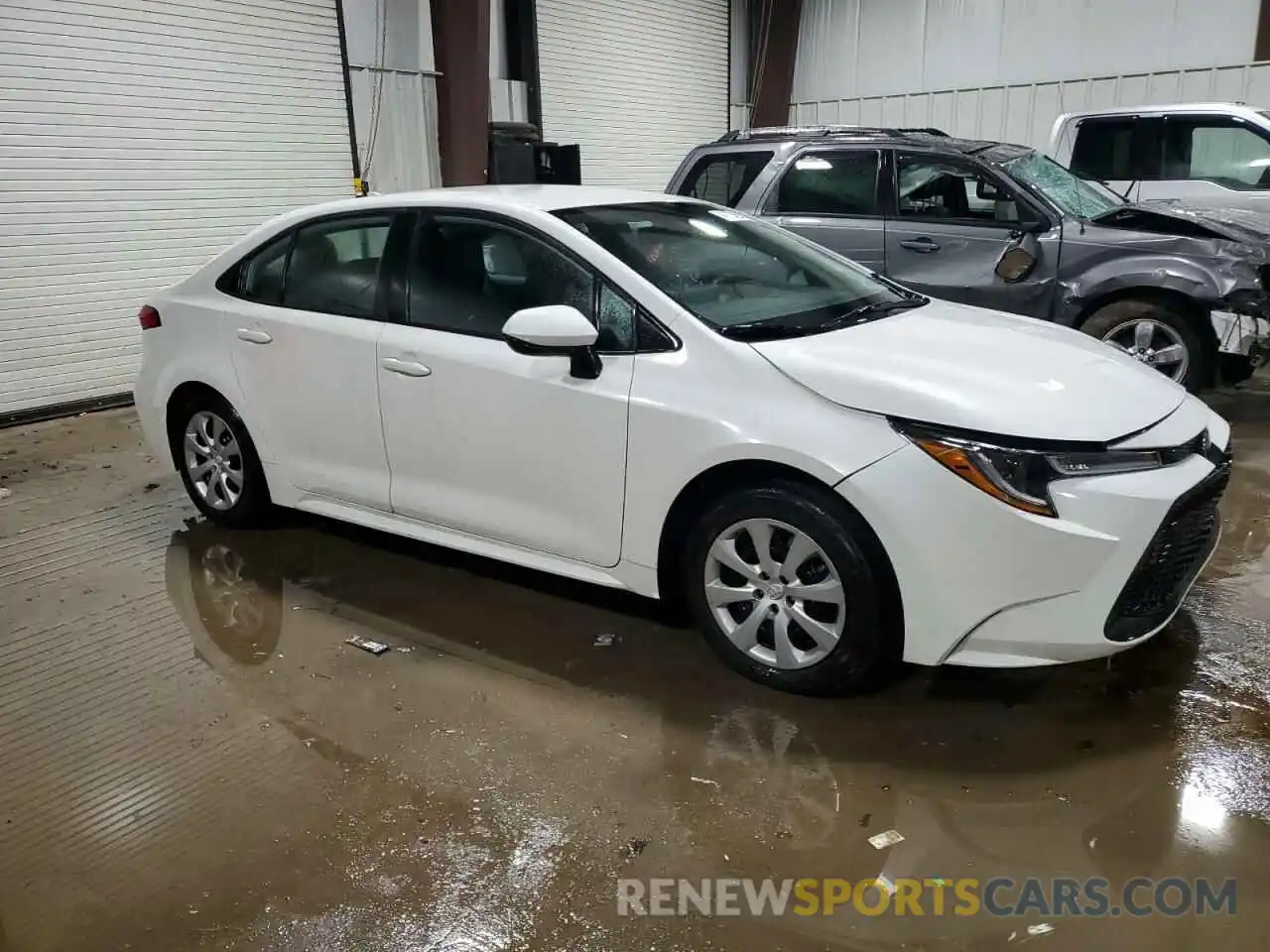 4 Photograph of a damaged car 5YFEPRAE1LP008103 TOYOTA COROLLA 2020