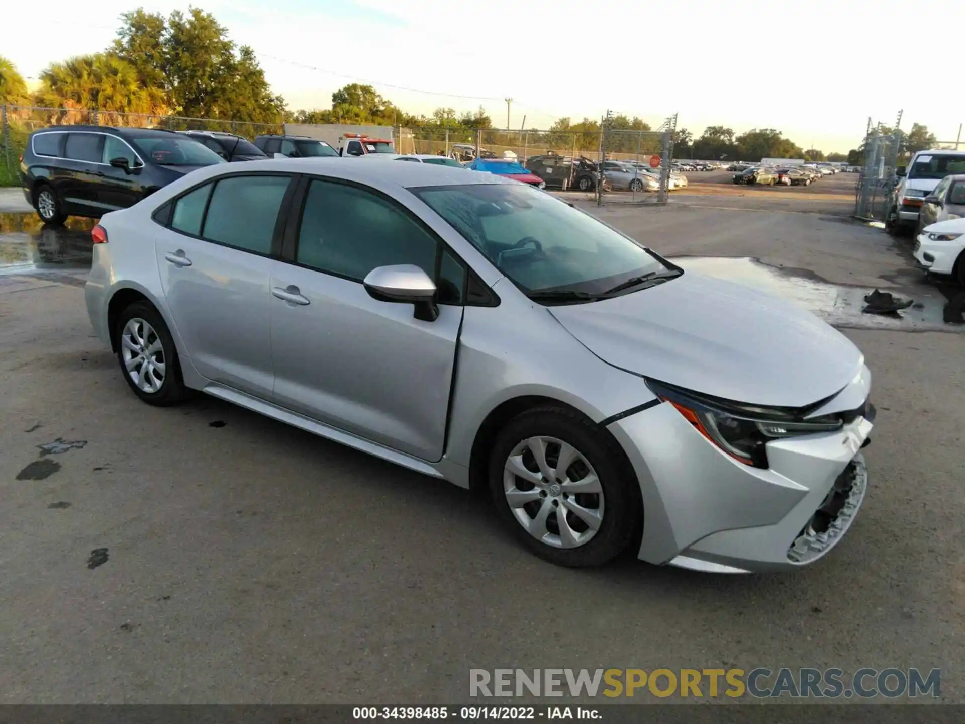 1 Photograph of a damaged car 5YFEPRAE1LP008246 TOYOTA COROLLA 2020