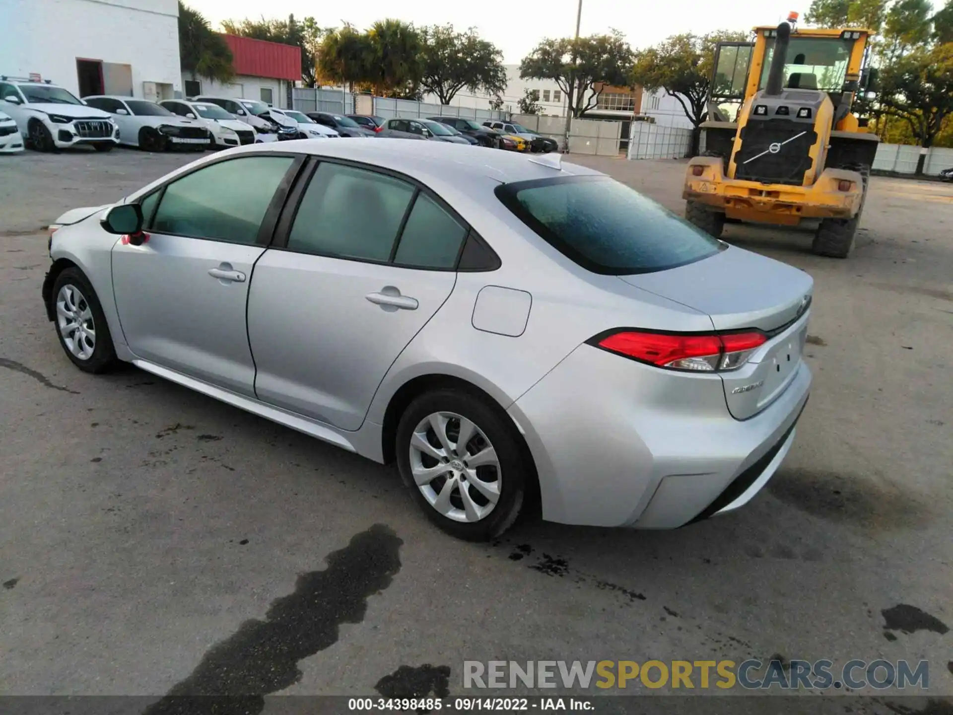 3 Photograph of a damaged car 5YFEPRAE1LP008246 TOYOTA COROLLA 2020