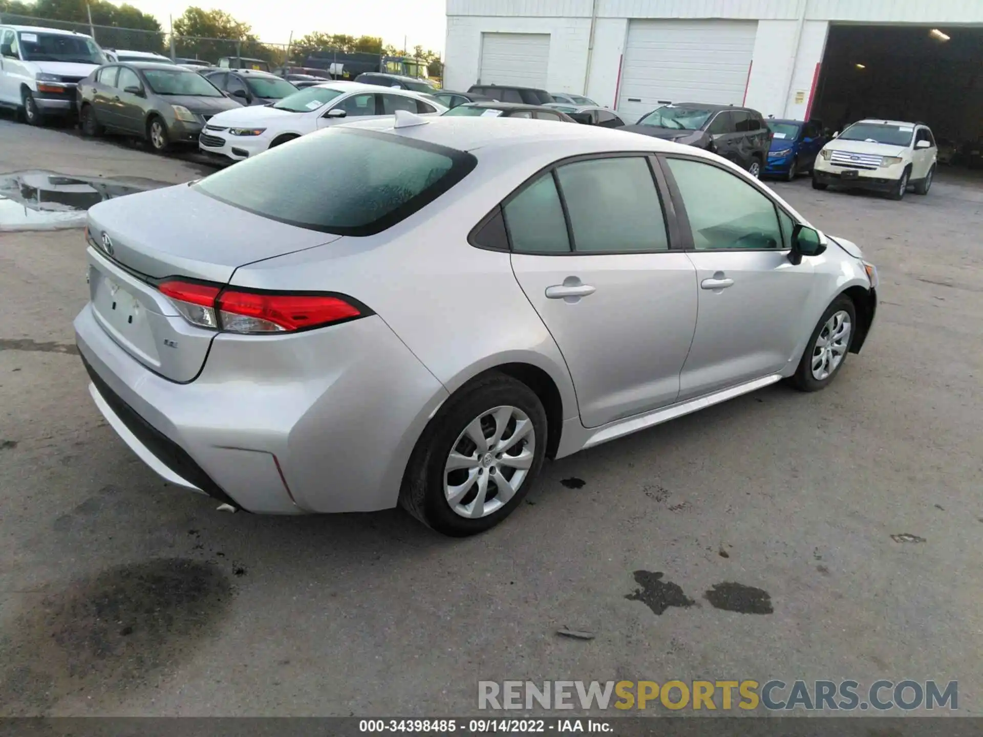 4 Photograph of a damaged car 5YFEPRAE1LP008246 TOYOTA COROLLA 2020