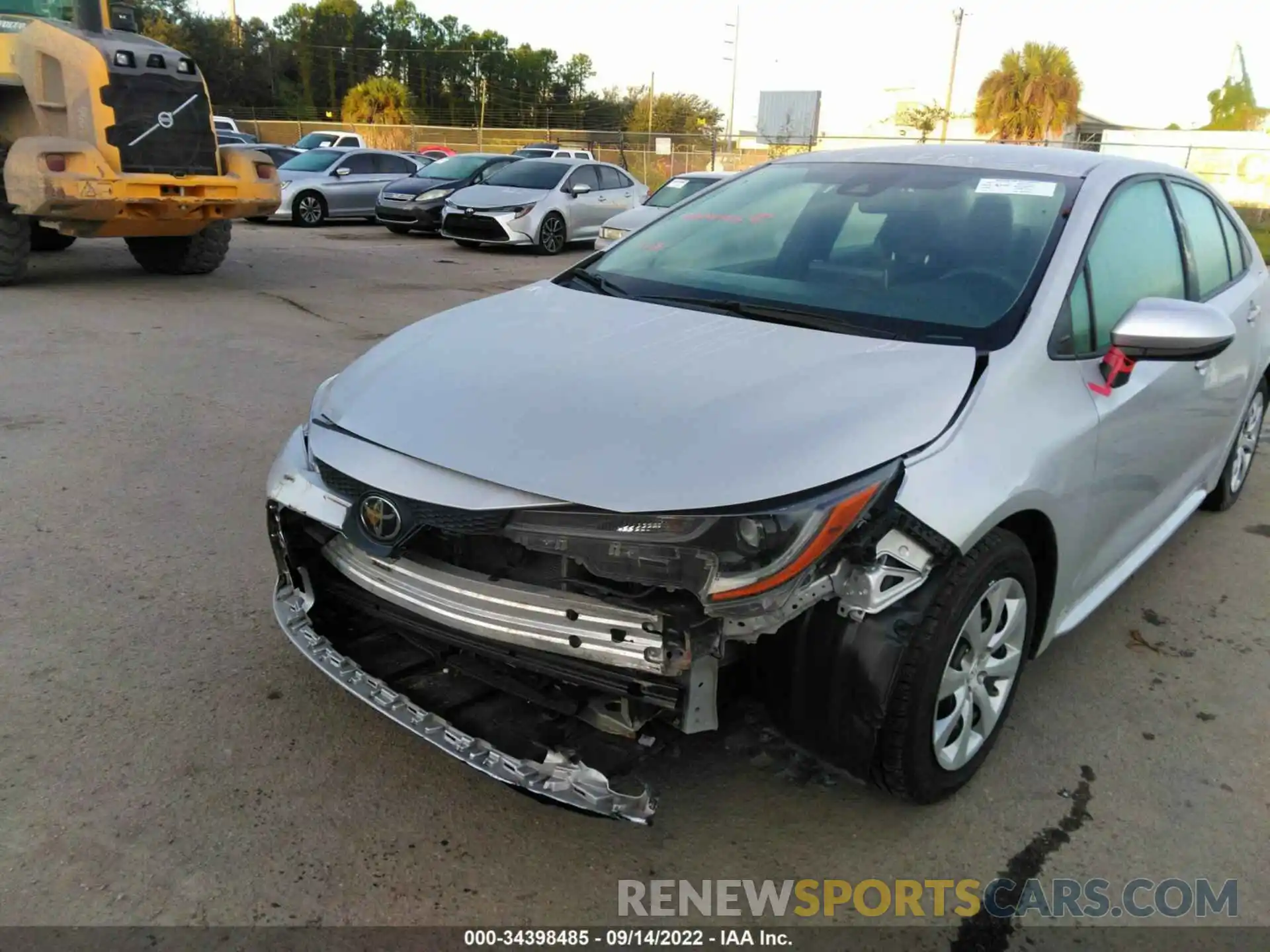 6 Photograph of a damaged car 5YFEPRAE1LP008246 TOYOTA COROLLA 2020