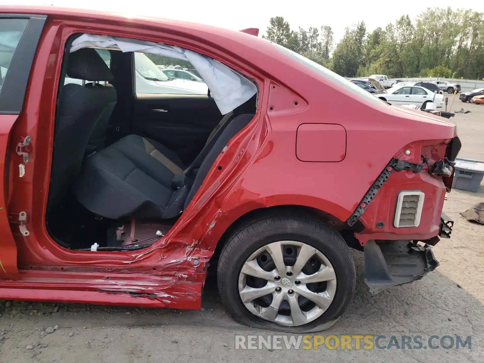 9 Photograph of a damaged car 5YFEPRAE1LP008862 TOYOTA COROLLA 2020