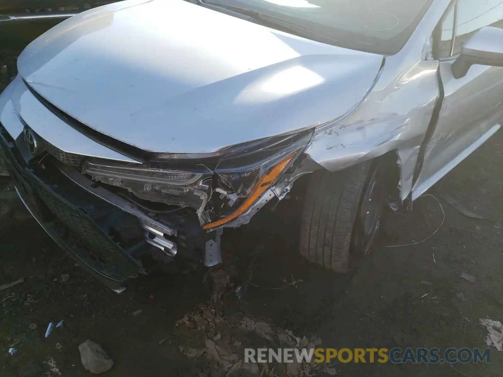 9 Photograph of a damaged car 5YFEPRAE1LP012751 TOYOTA COROLLA 2020