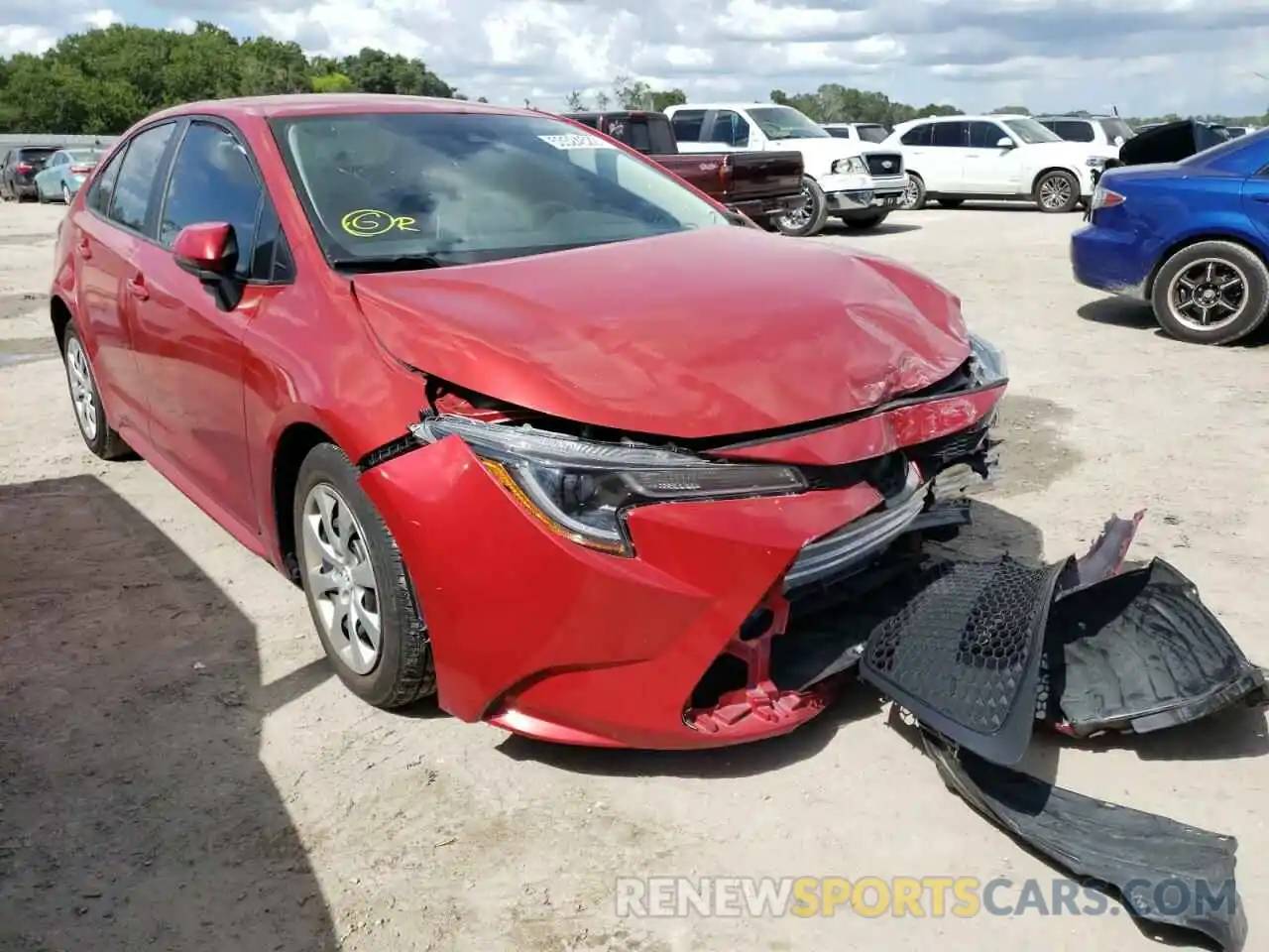 1 Photograph of a damaged car 5YFEPRAE1LP015665 TOYOTA COROLLA 2020