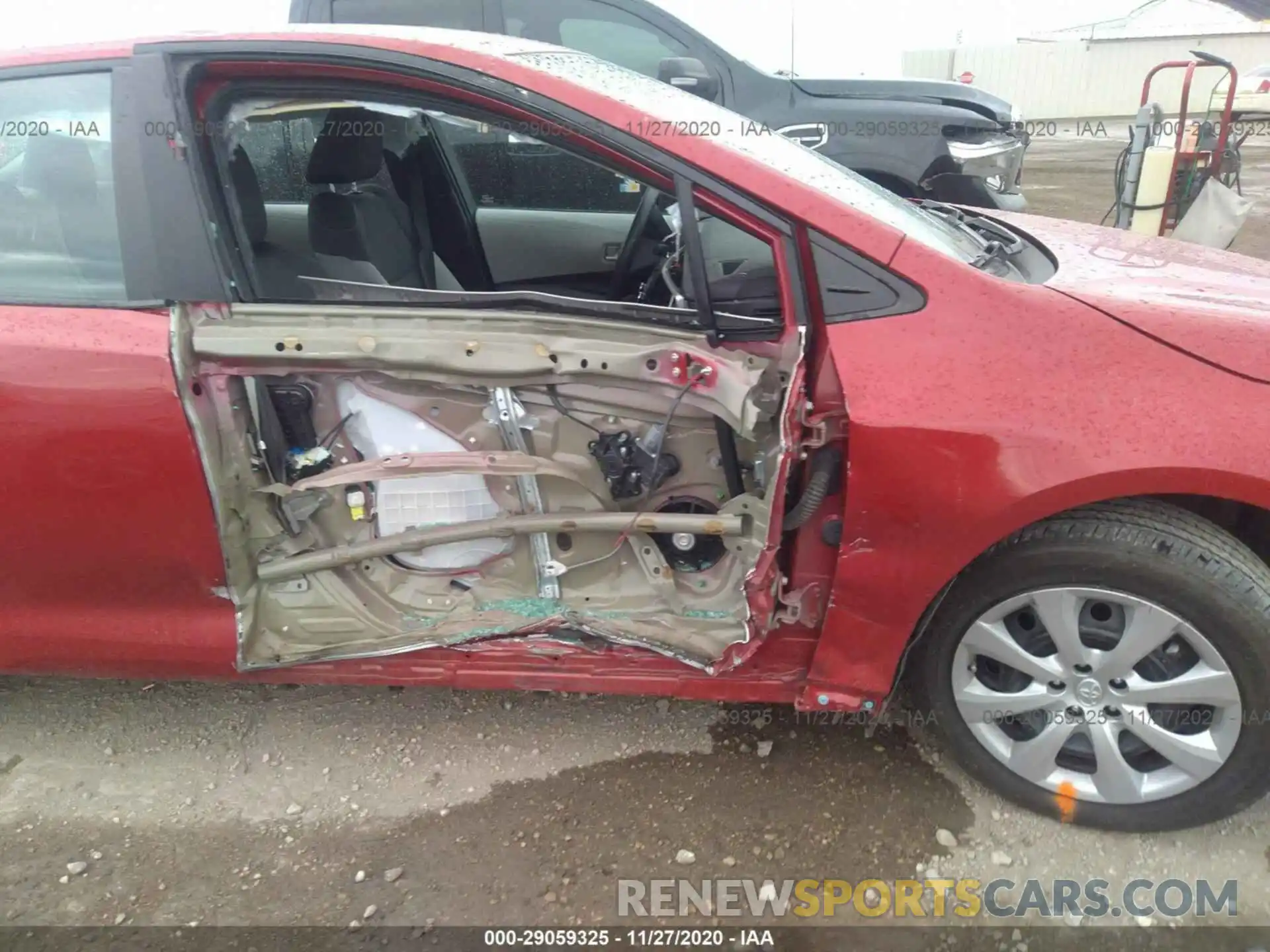 6 Photograph of a damaged car 5YFEPRAE1LP016444 TOYOTA COROLLA 2020